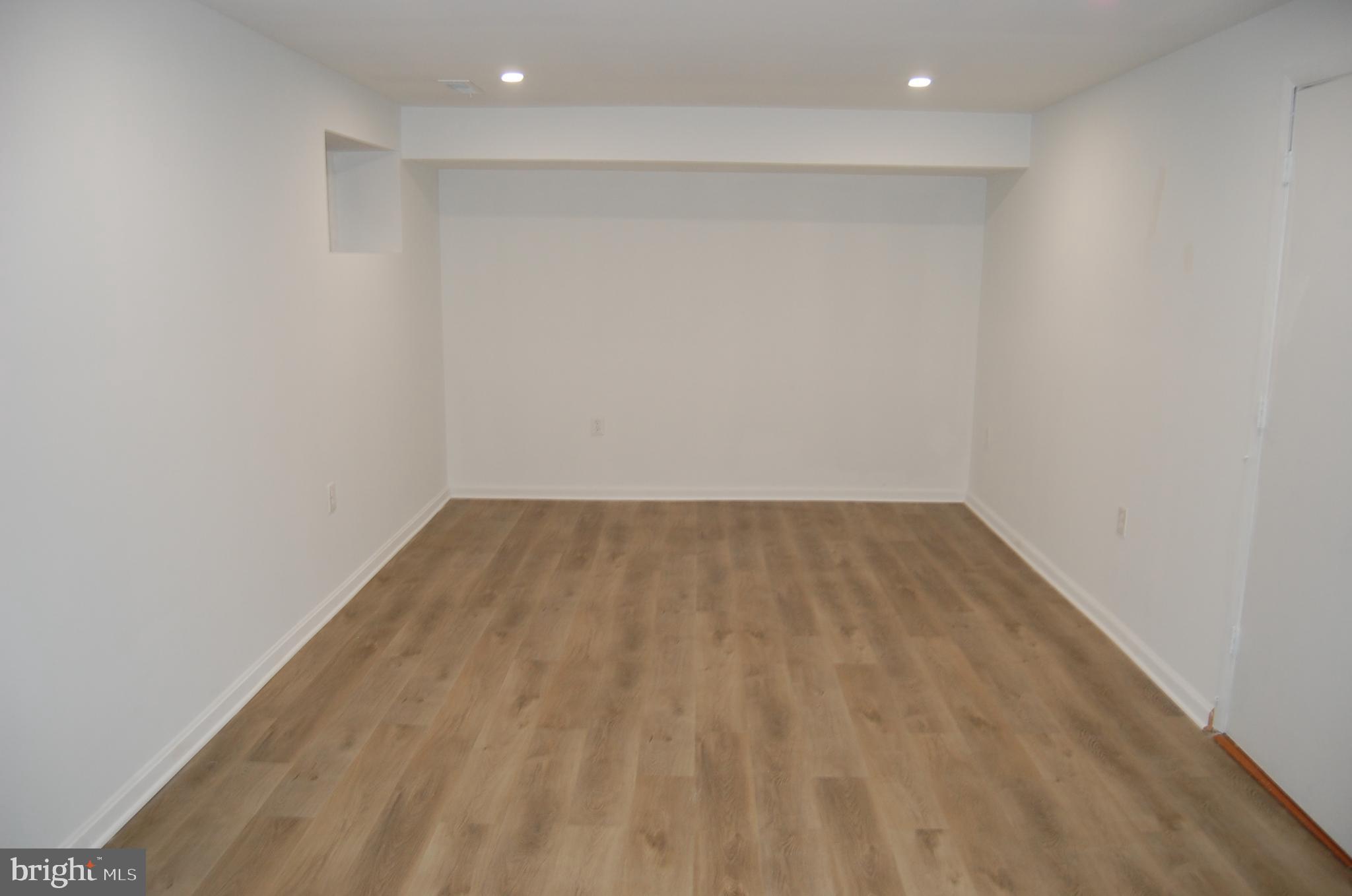 MONTGOMERY VILLAGE - Residential