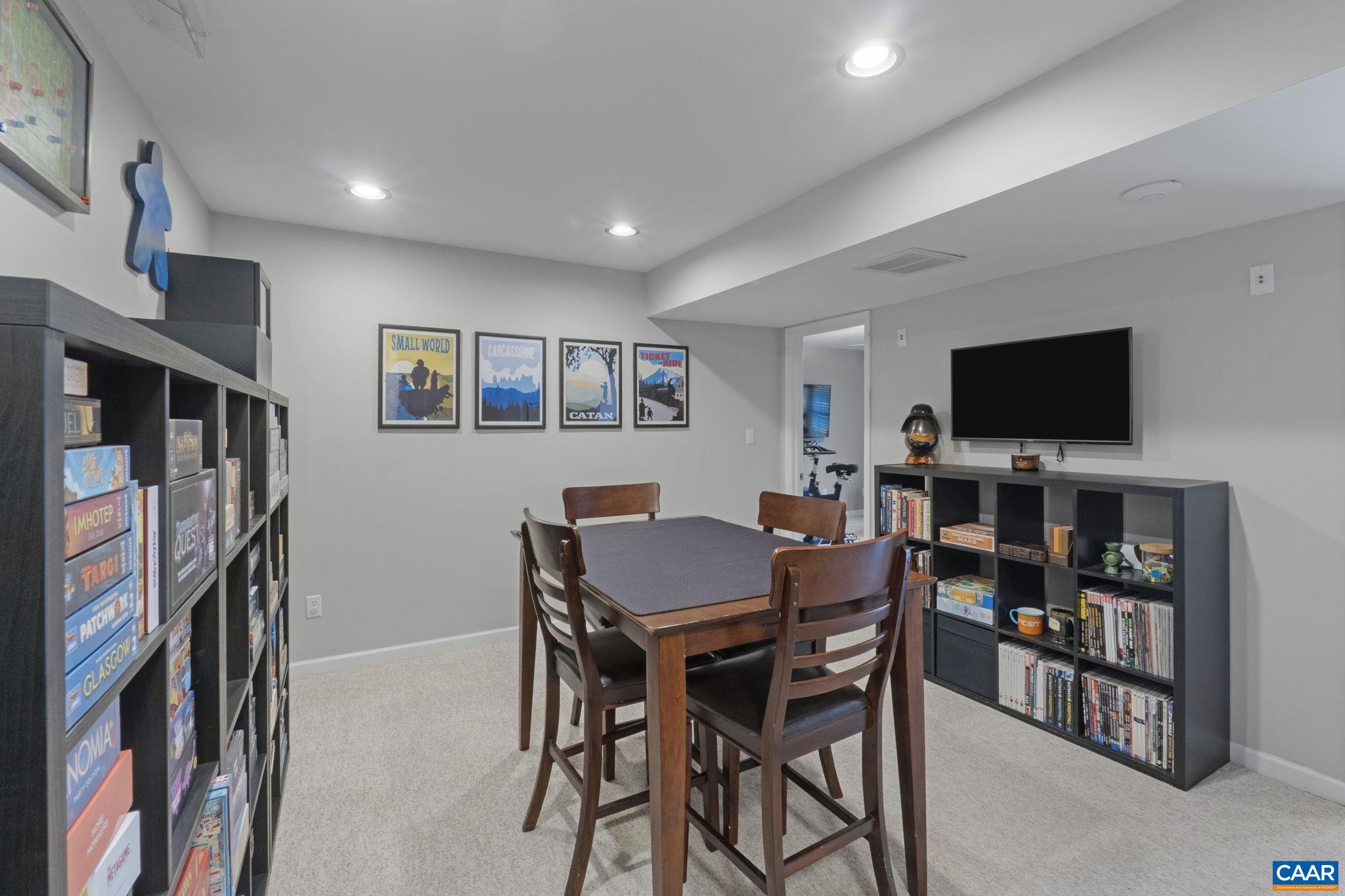 LAKE MONTICELLO - Residential