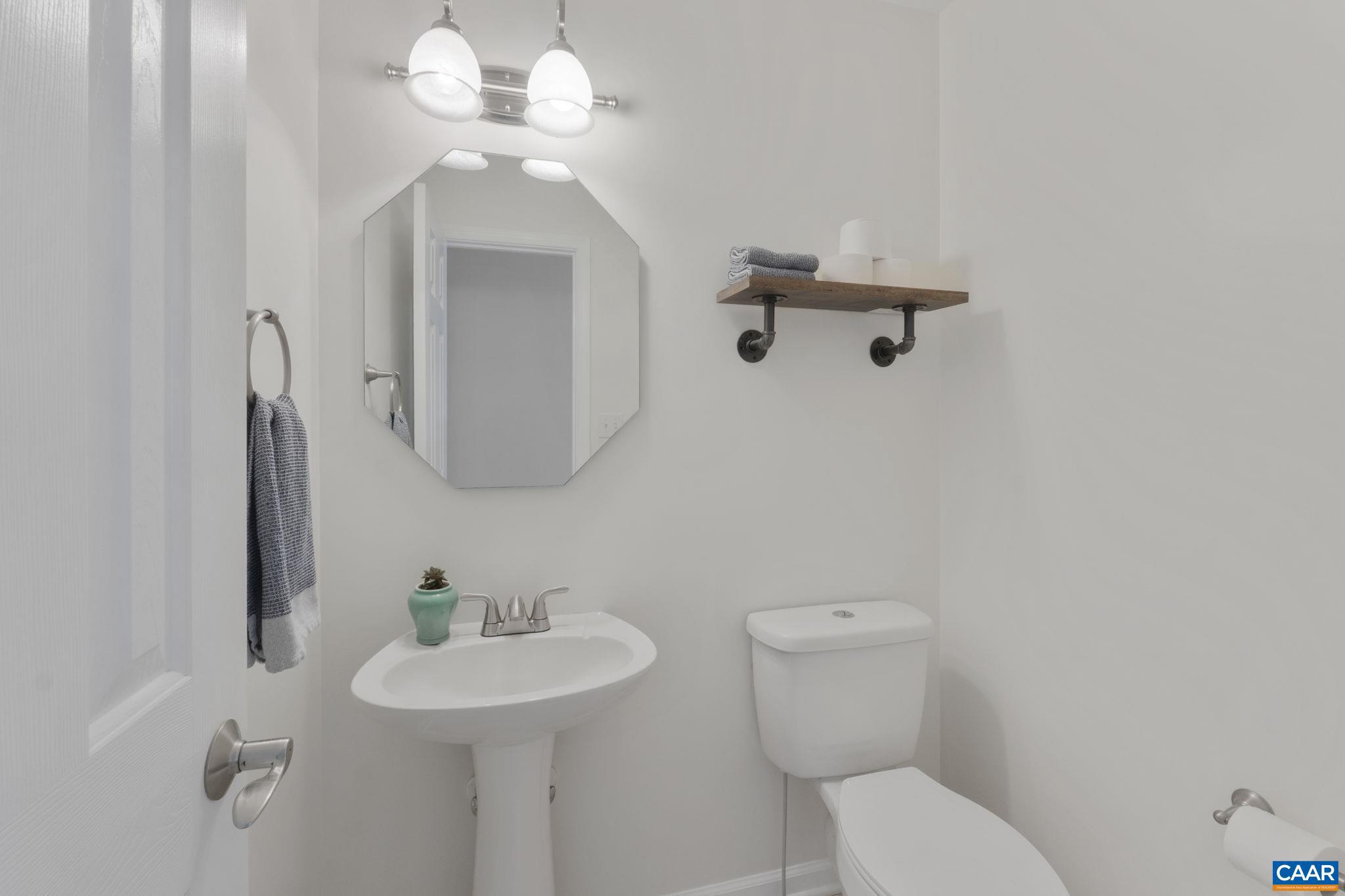 LAKE MONTICELLO - Residential