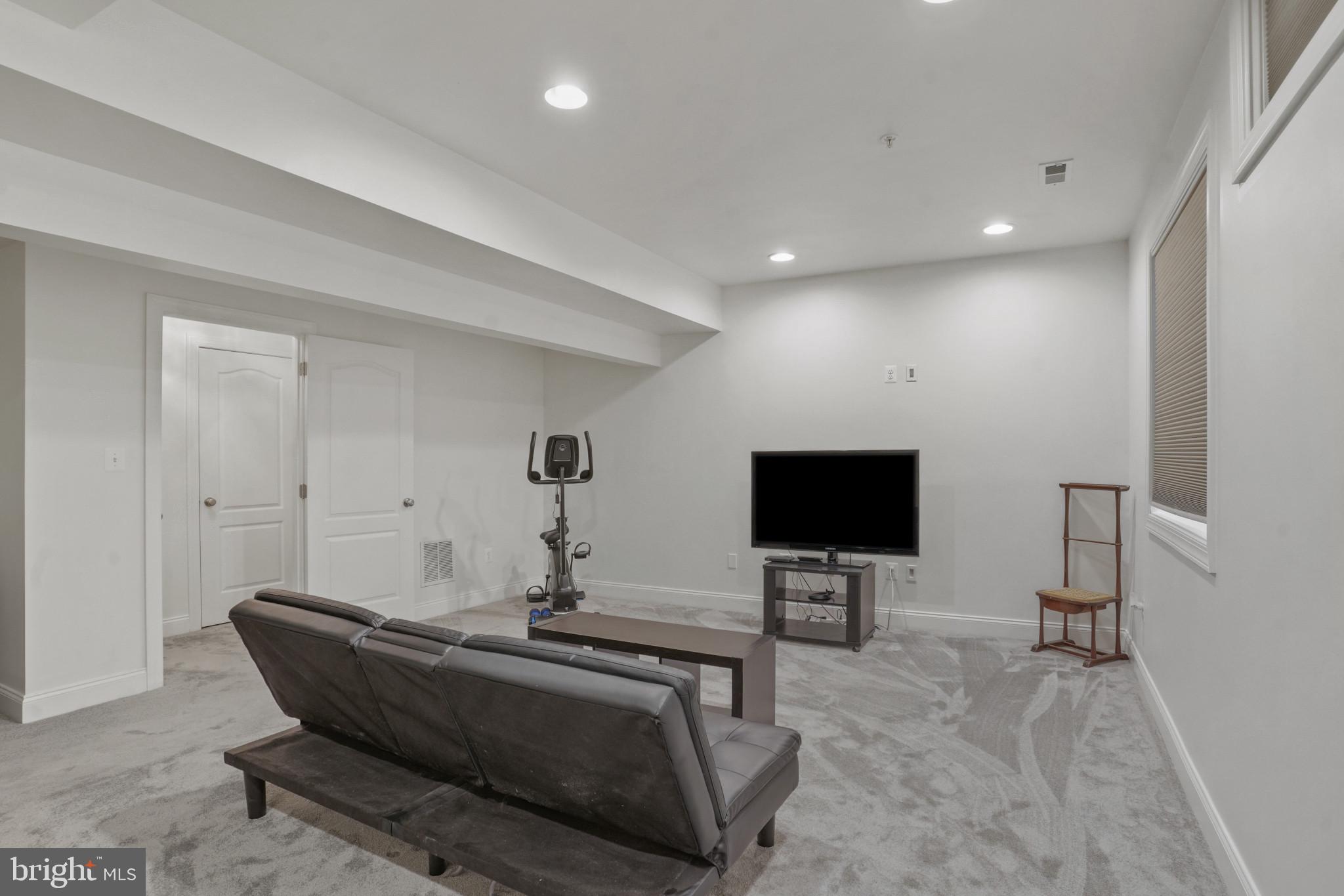 THE ENCLAVE AT ARUNDEL PRESERVE - Residential