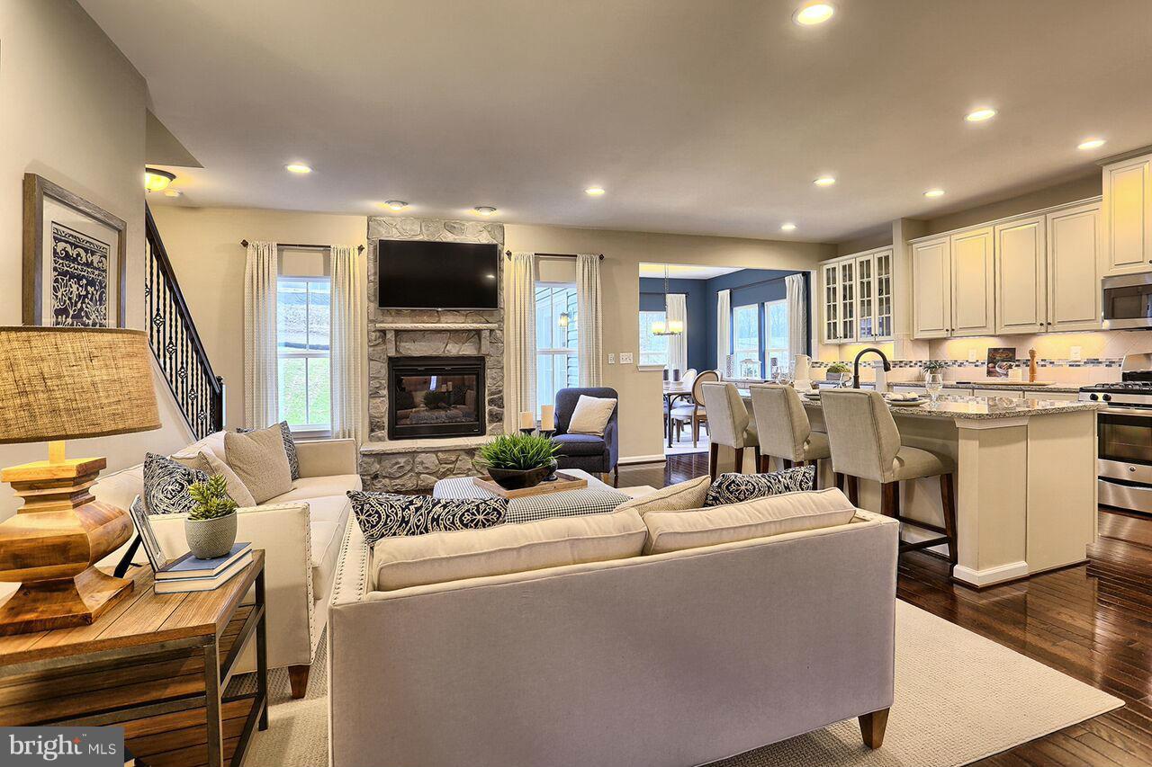 TWO RIVERS - Residential