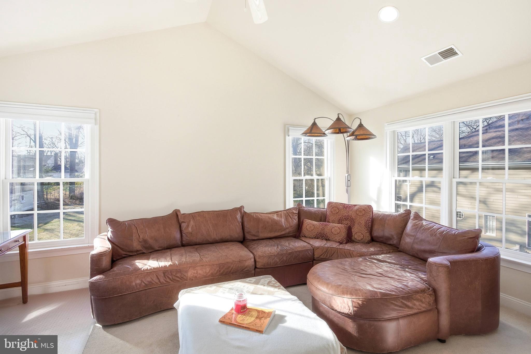 LEE FOREST - Residential