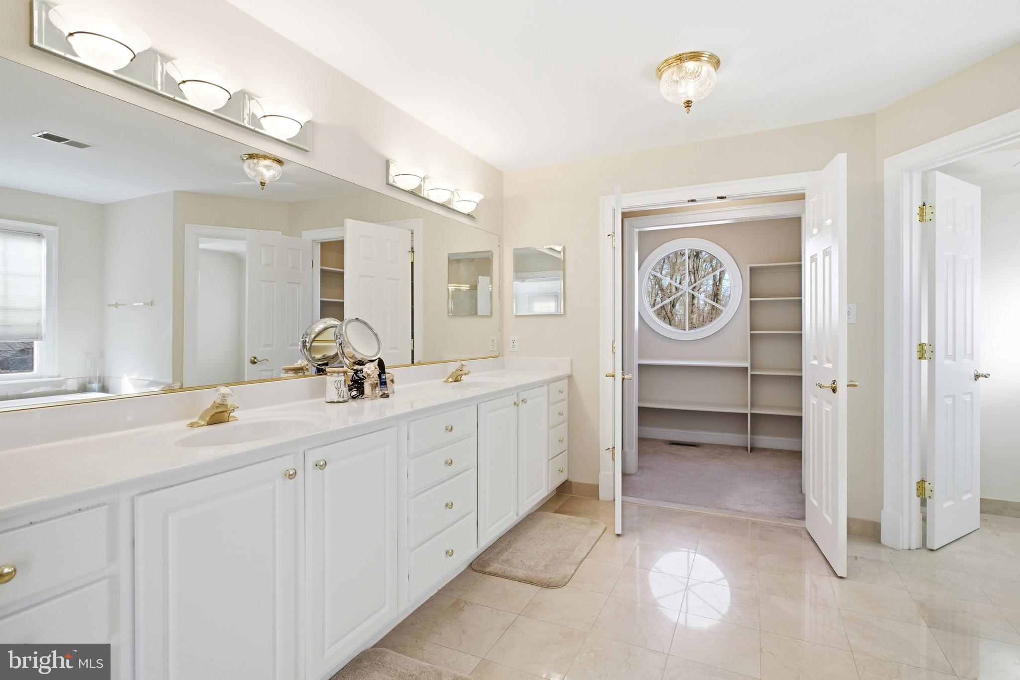 LEE FOREST - Residential