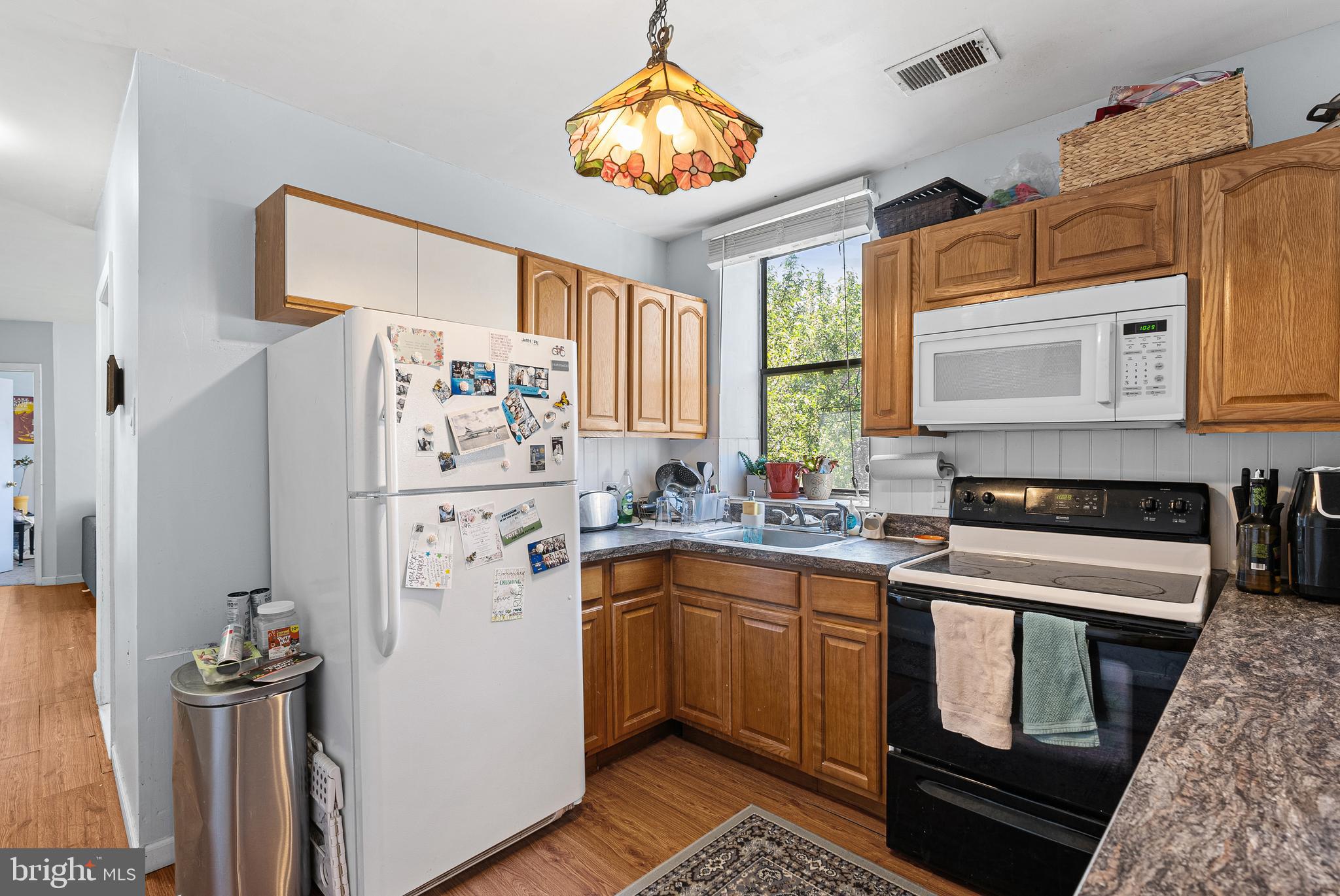 QUEEN VILLAGE - Residential Lease