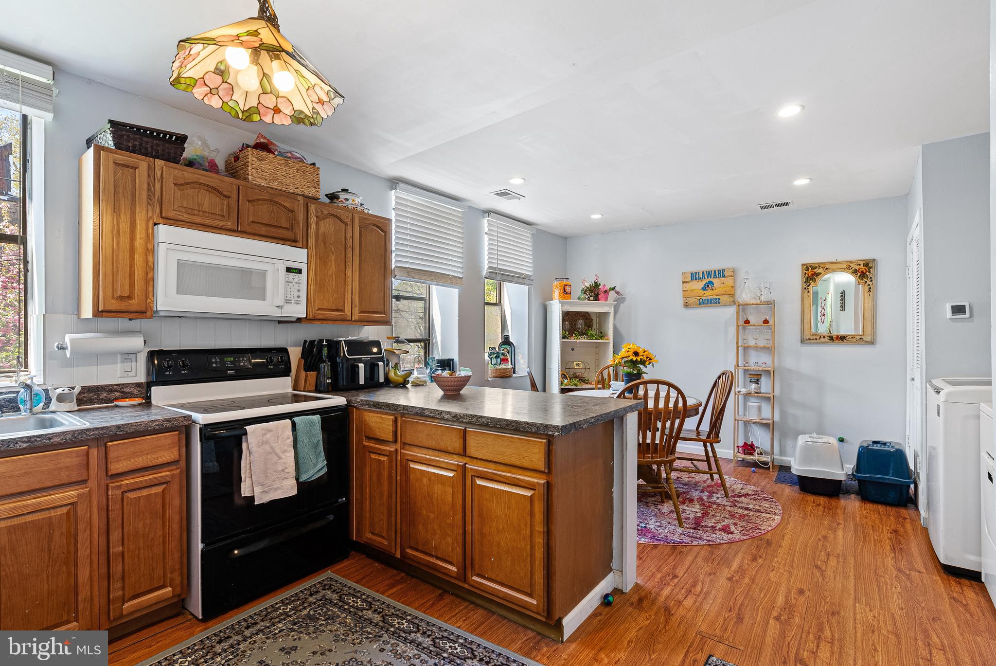 QUEEN VILLAGE - Residential Lease