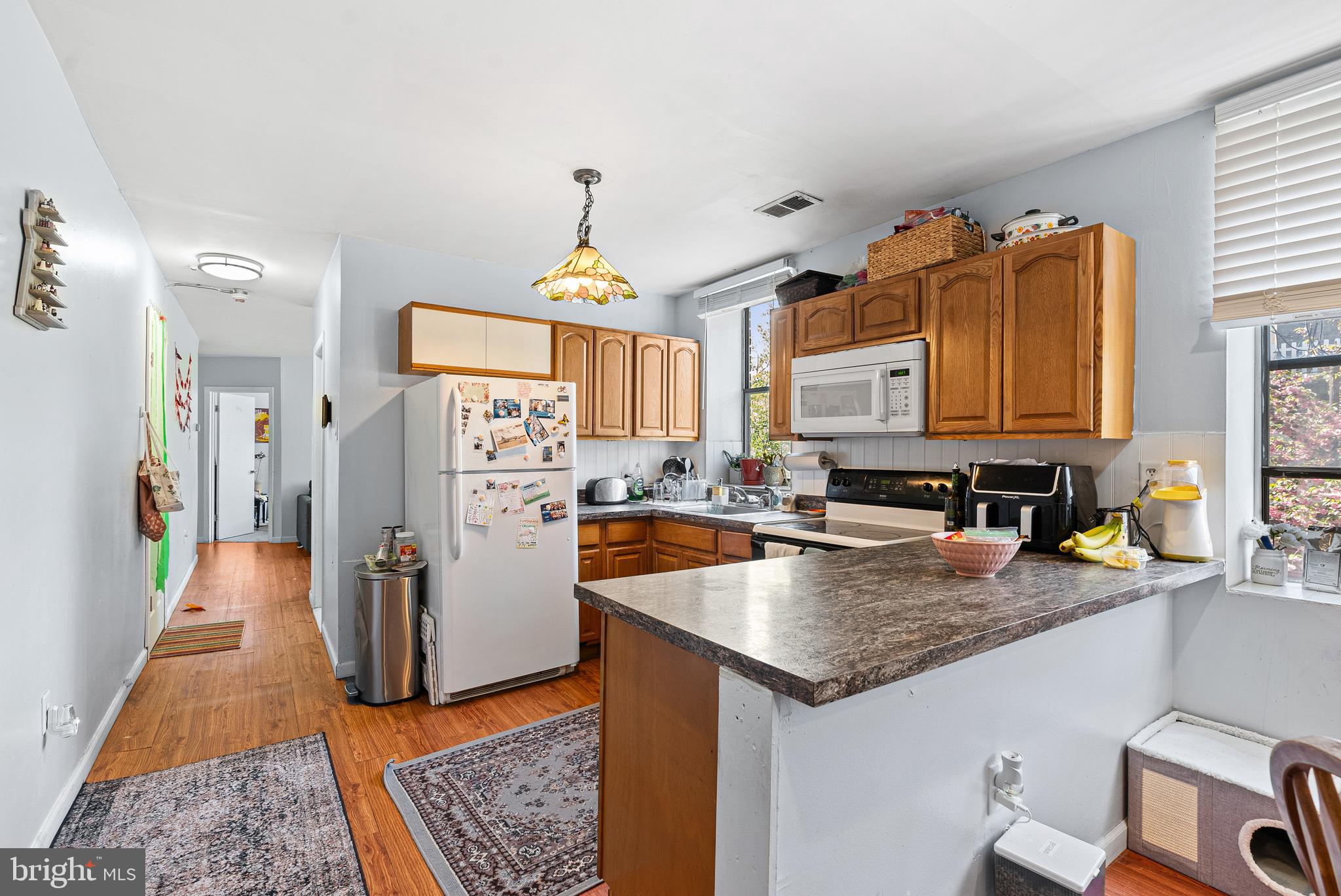 QUEEN VILLAGE - Residential Lease