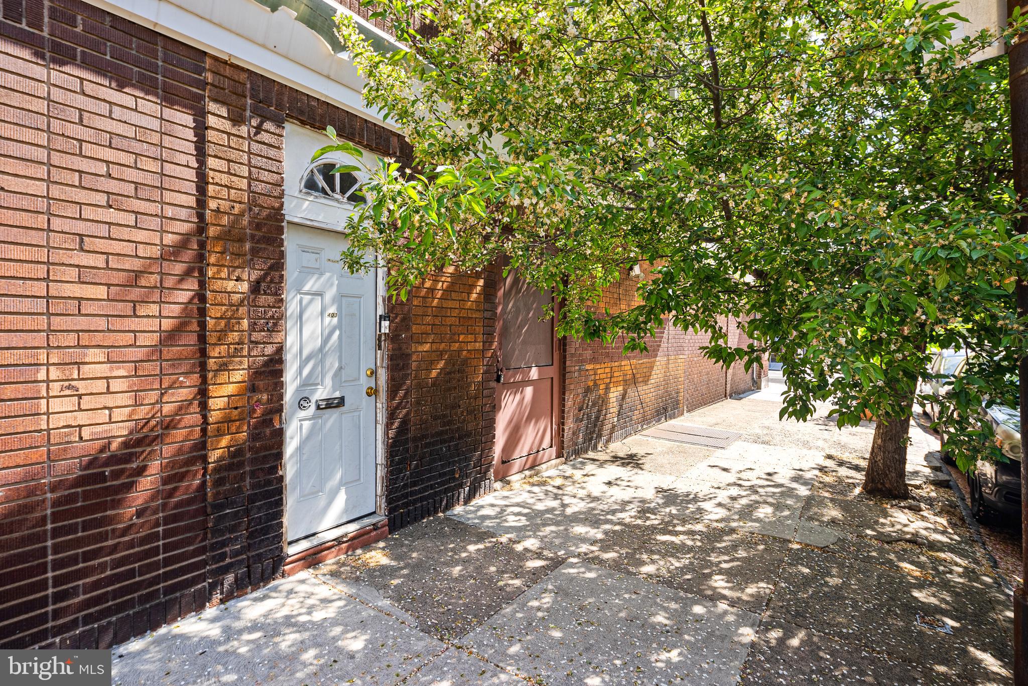 QUEEN VILLAGE - Residential Lease