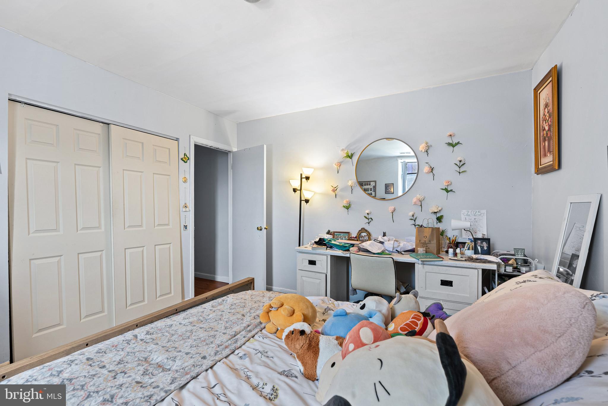 QUEEN VILLAGE - Residential Lease