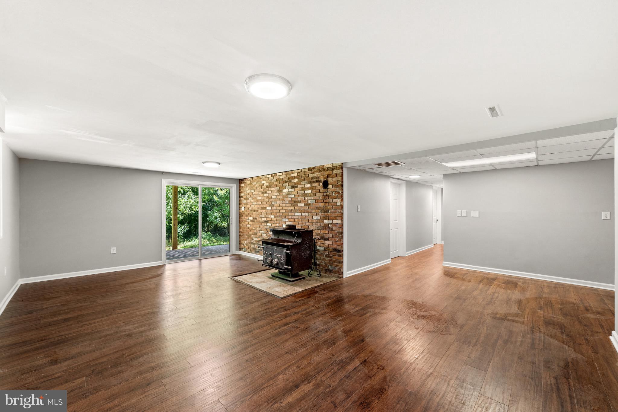 LAKE FRONT ROYAL - Residential