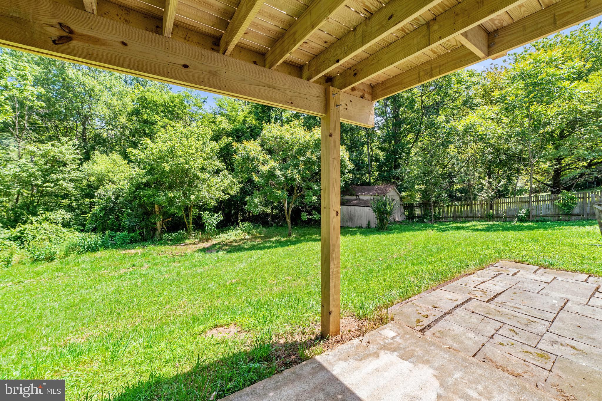 LAKE FRONT ROYAL - Residential