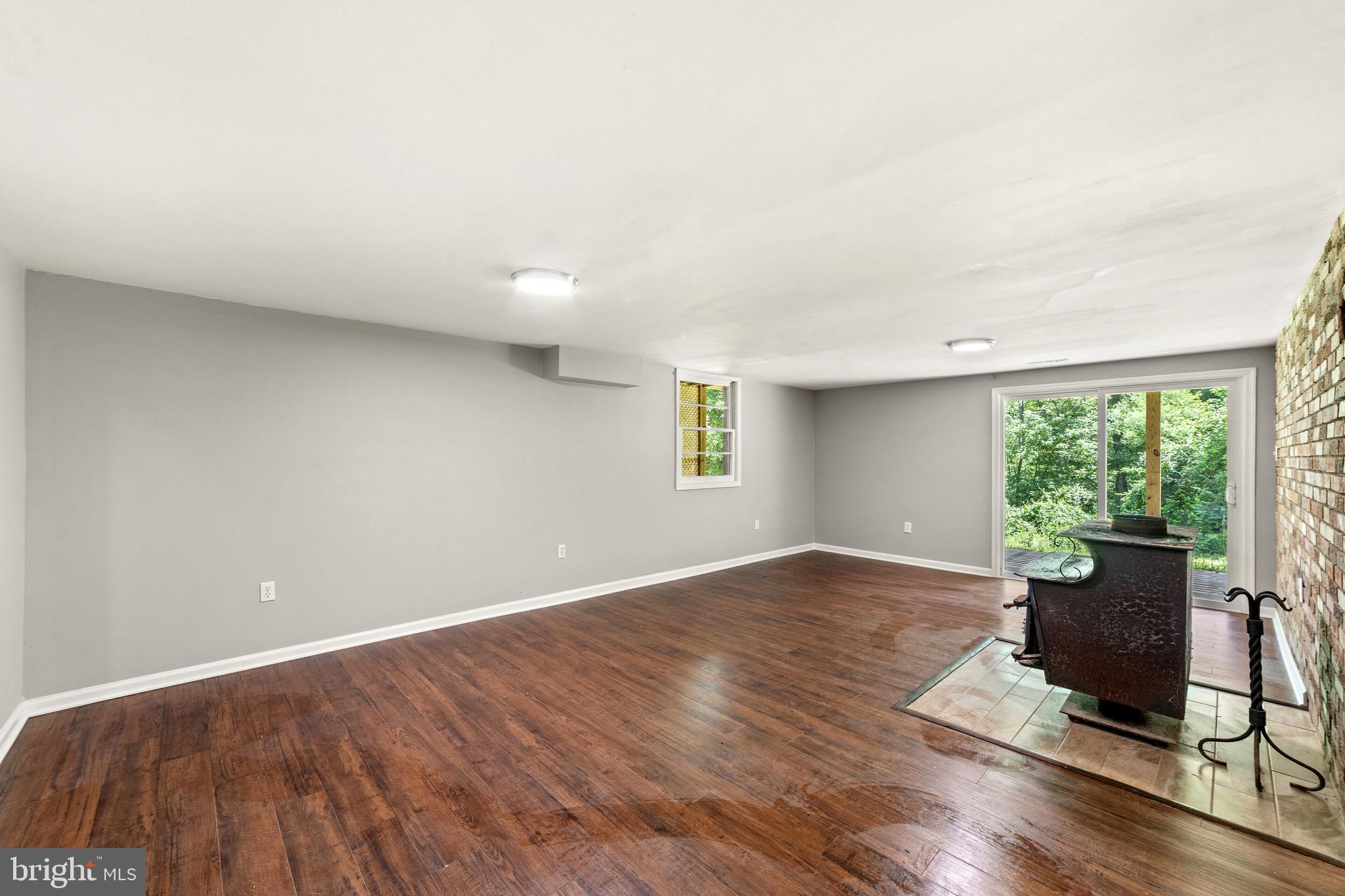 LAKE FRONT ROYAL - Residential