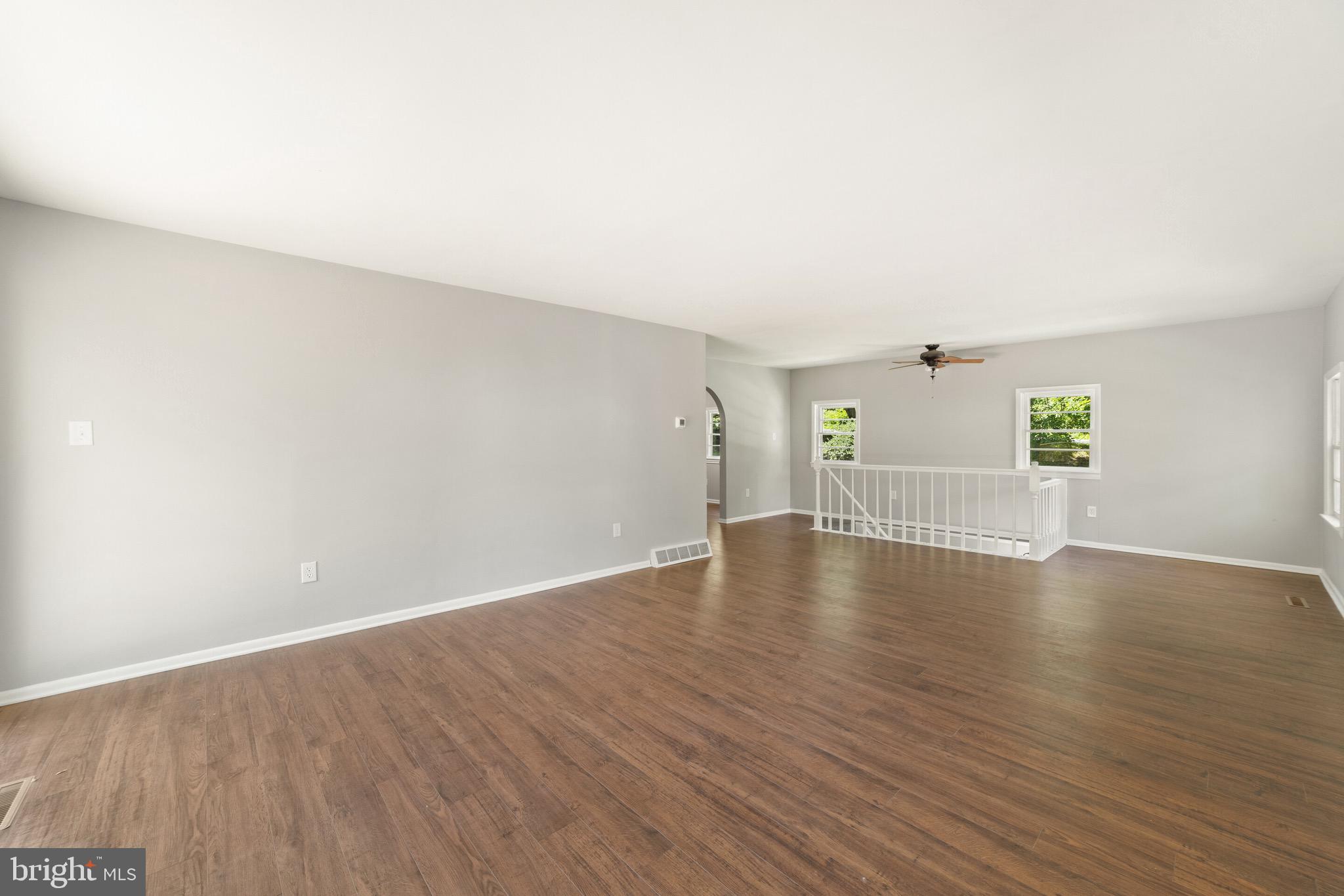 LAKE FRONT ROYAL - Residential