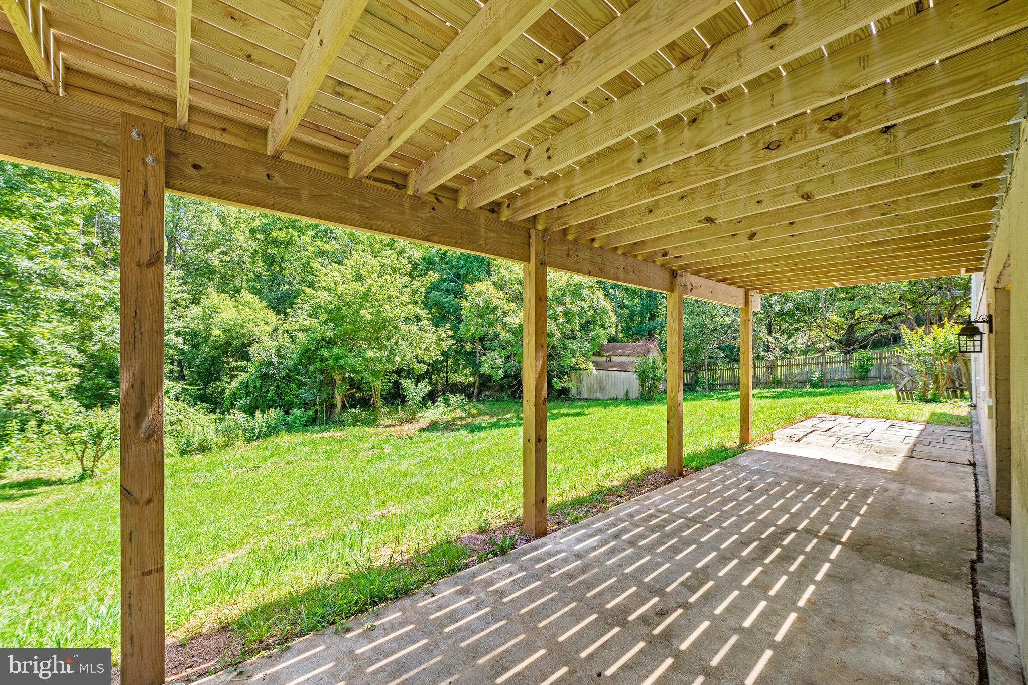 LAKE FRONT ROYAL - Residential