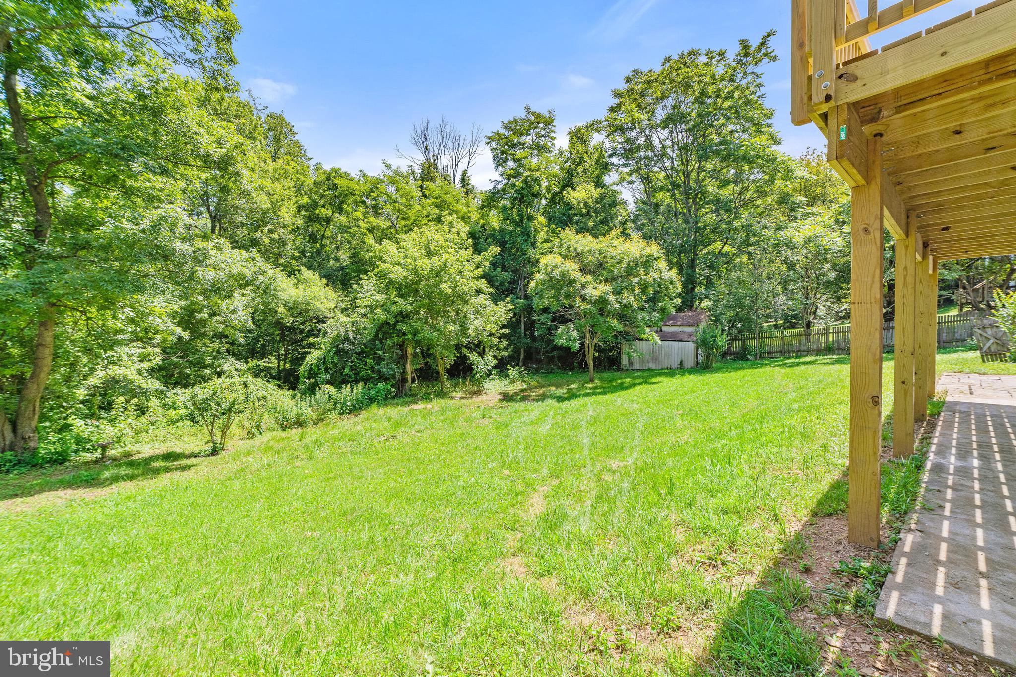 LAKE FRONT ROYAL - Residential