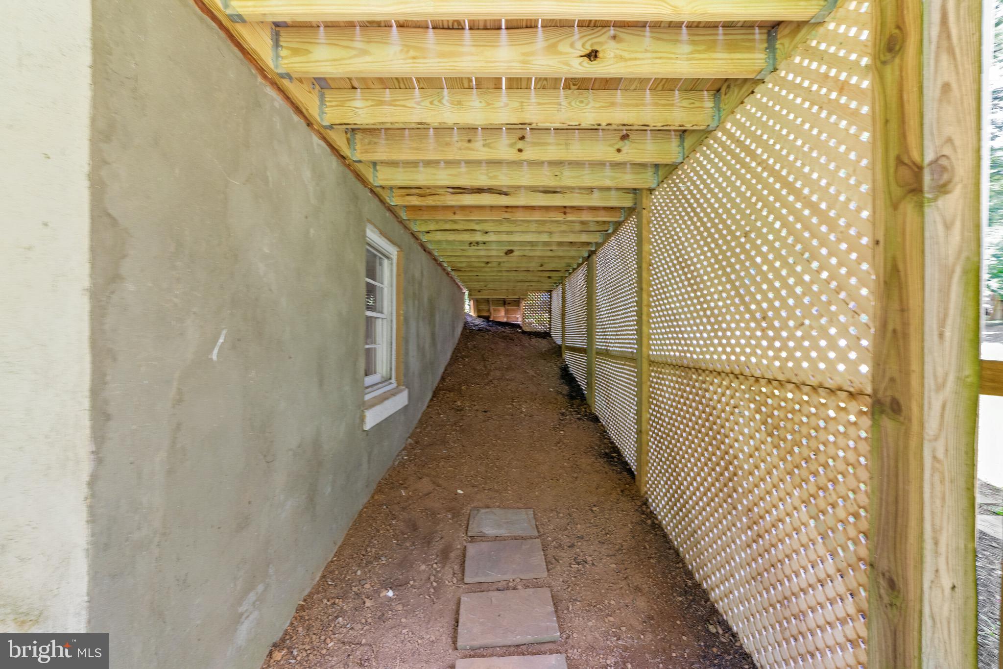 LAKE FRONT ROYAL - Residential