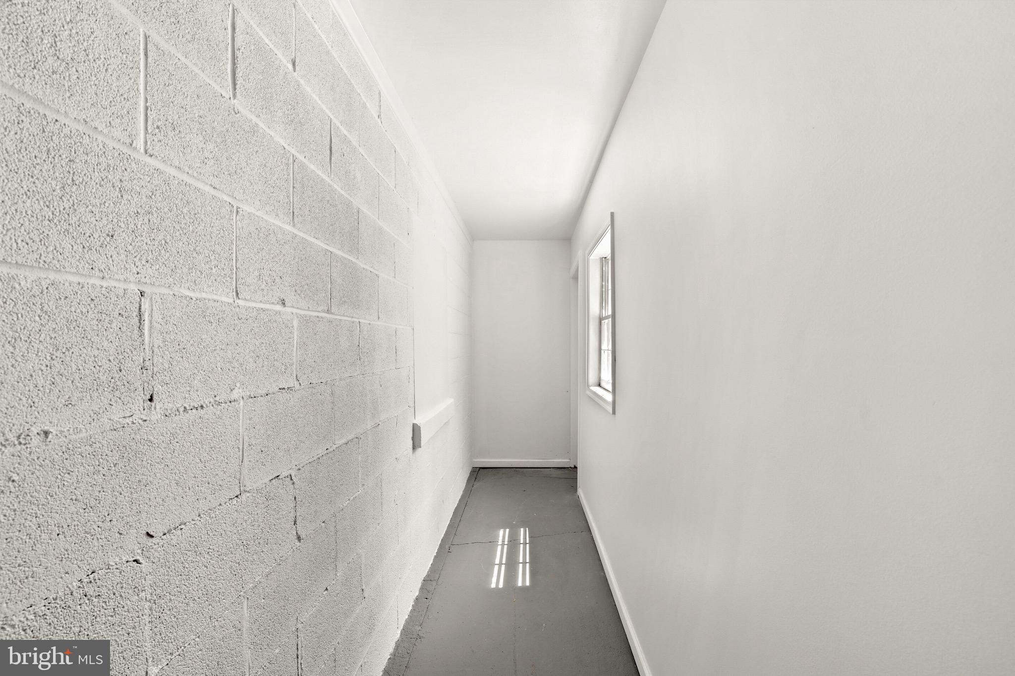 LAKE FRONT ROYAL - Residential