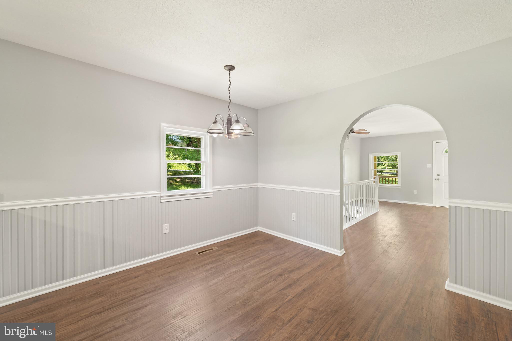 LAKE FRONT ROYAL - Residential