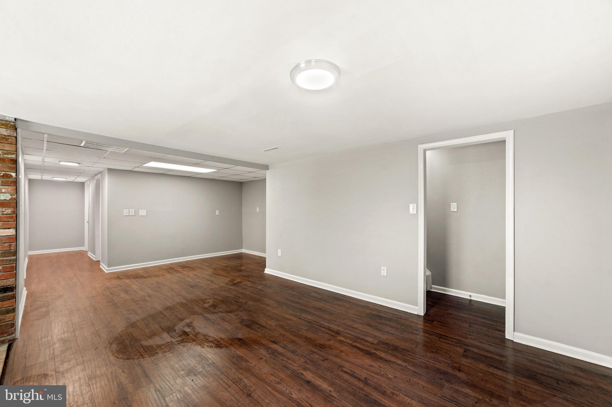 LAKE FRONT ROYAL - Residential