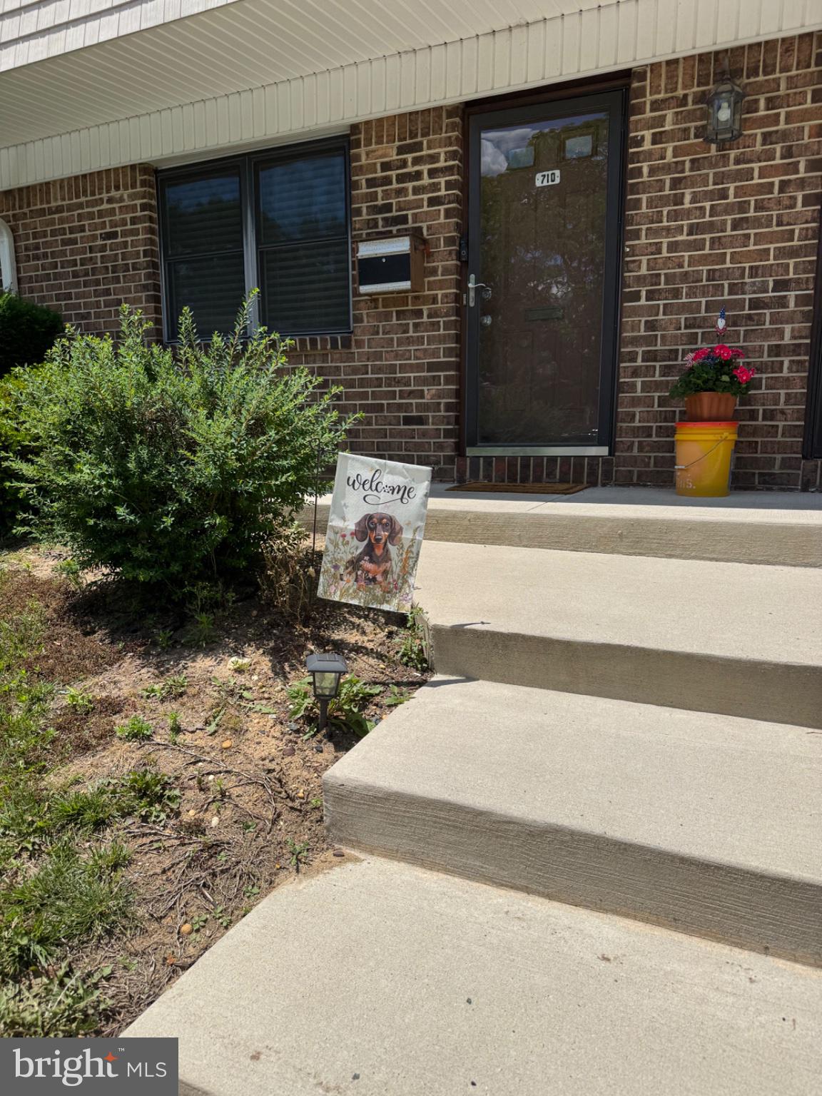 710 SILVER COURT