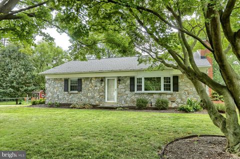 Photo of 2205 LITITZ PIKE, LANCASTER, PA 17601 (MLS # PALA2039296)