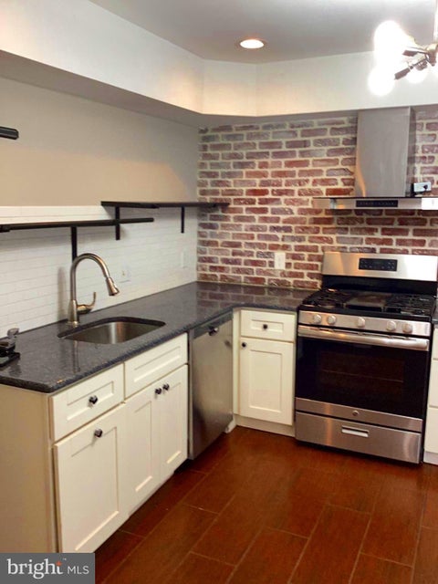 Townhouse For Sale - 1618 W Diamond Street<br/> PHILADELPHIA, PA 19121
