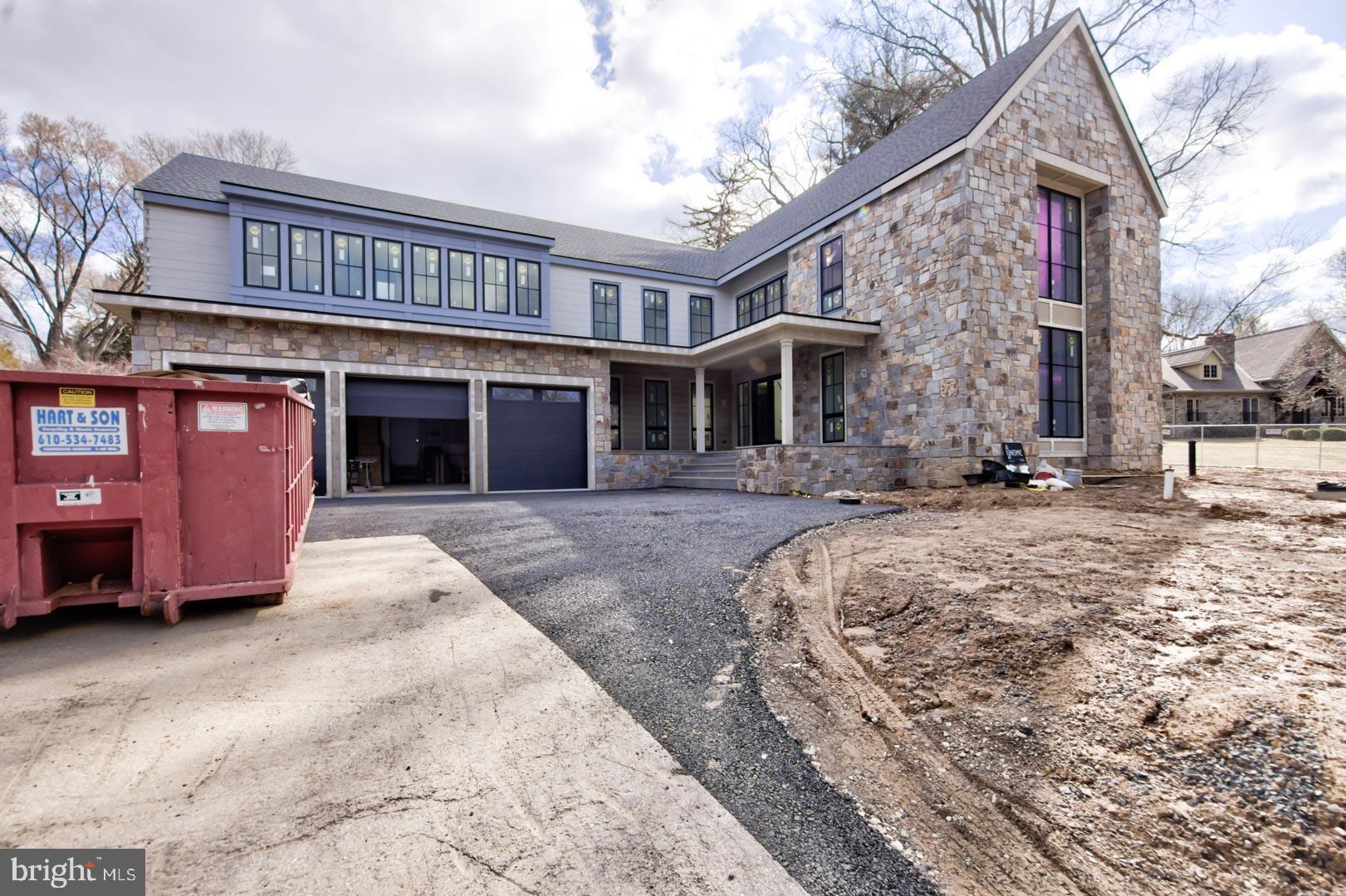913 DREXEL LANE
