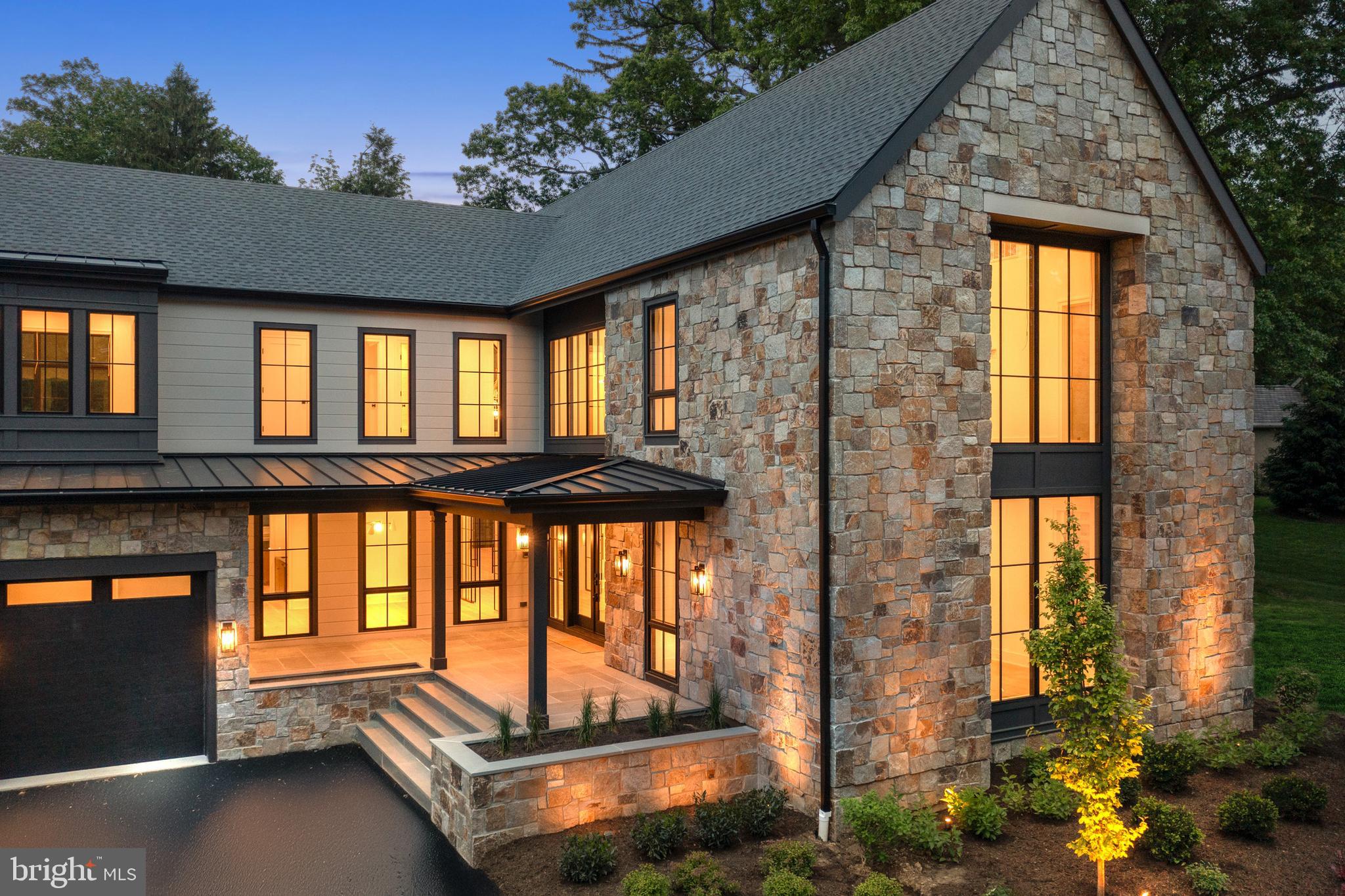 913 DREXEL LANE