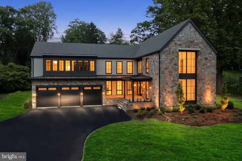 913 DREXEL LANE BRYN MAWR PA 19010
