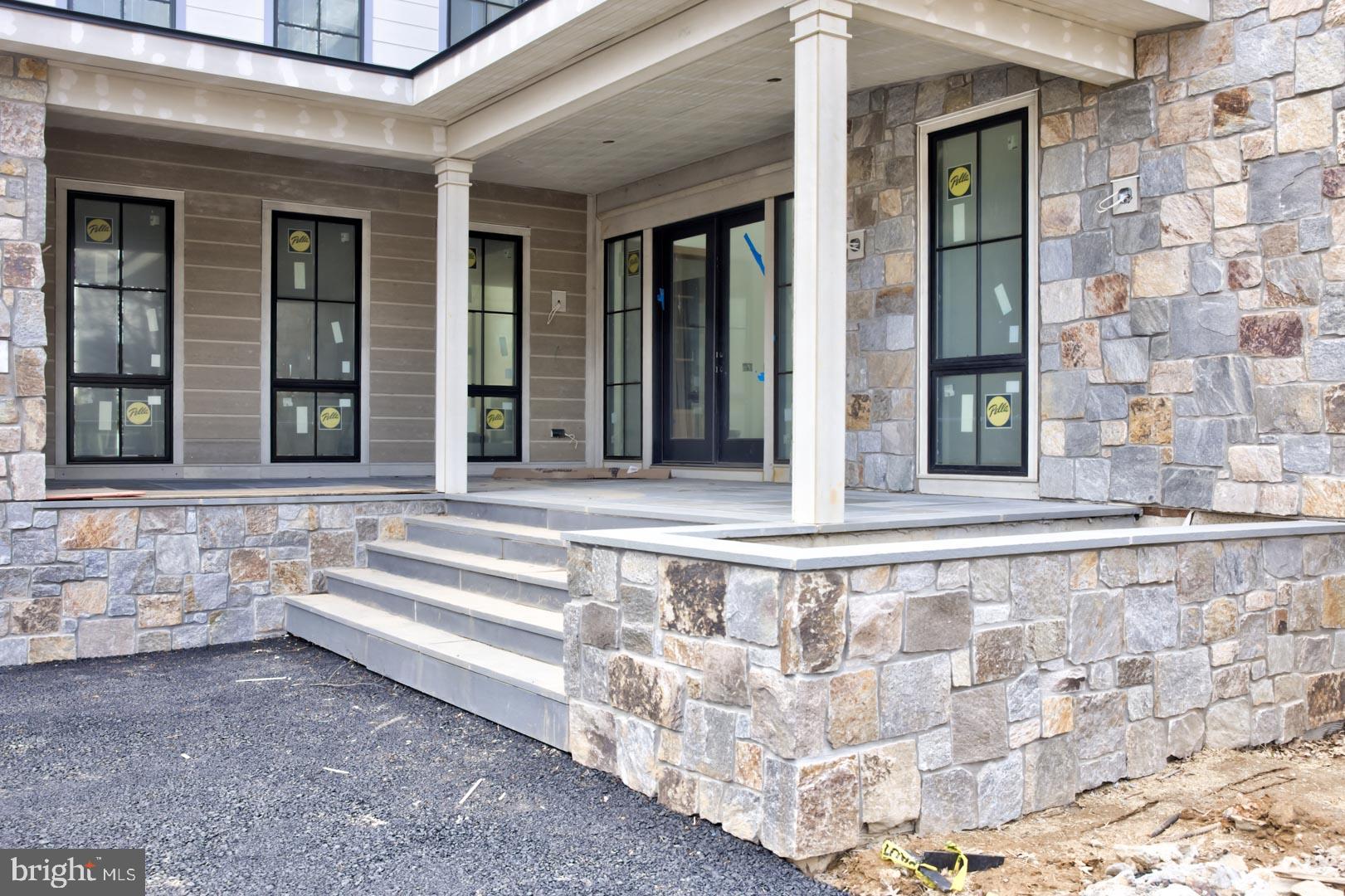 913 DREXEL LANE