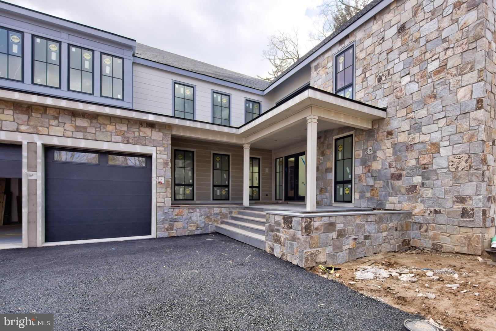 913 DREXEL LANE