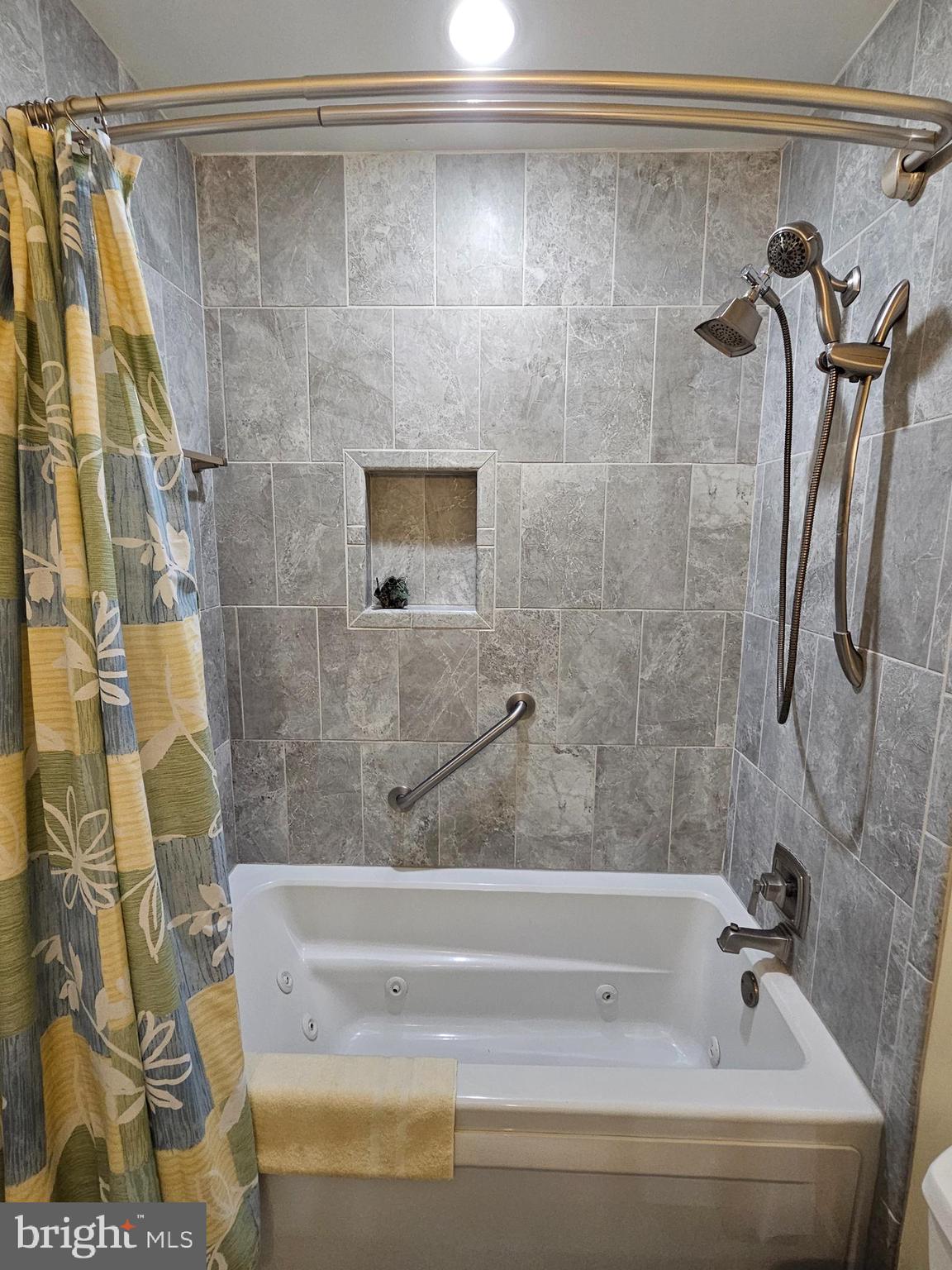 DRUM POINT - Residential