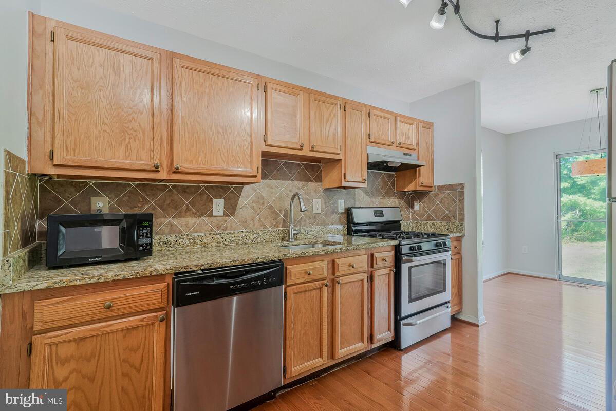 SOUTH HAMPTON SUB - Residential Lease