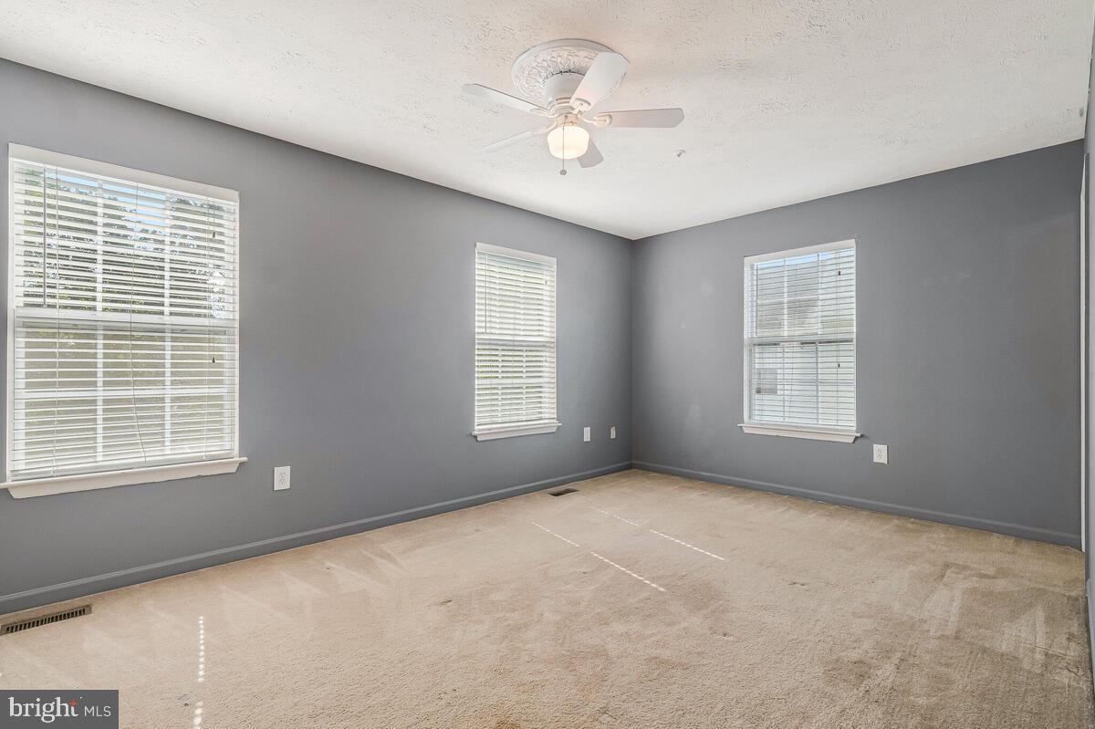 SOUTH HAMPTON SUB - Residential Lease