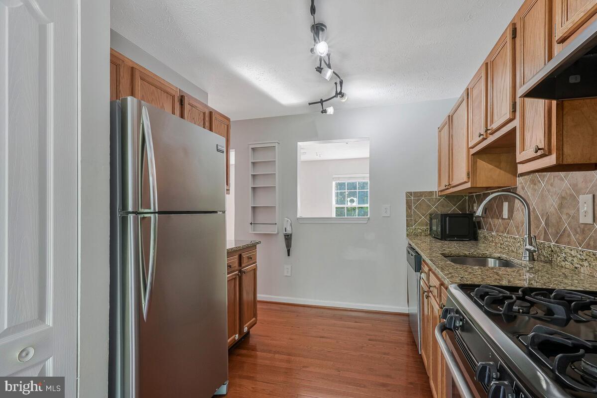 SOUTH HAMPTON SUB - Residential Lease