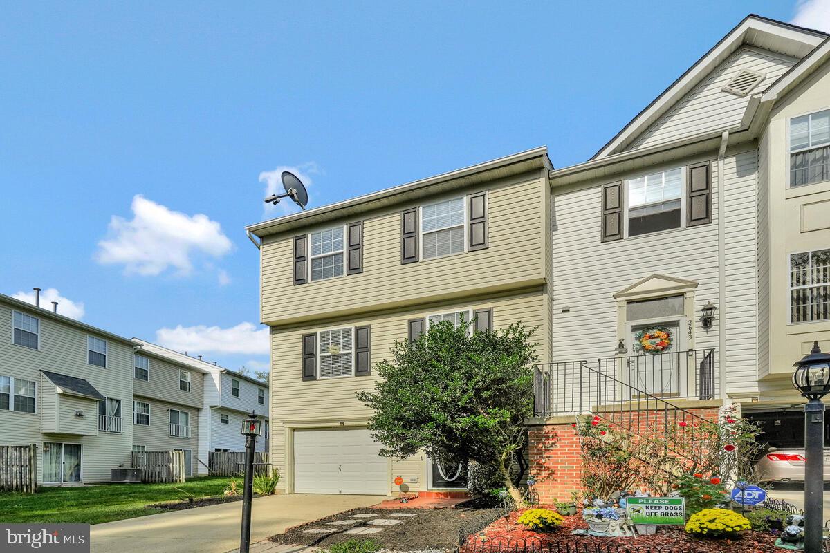 SOUTH HAMPTON SUB - Residential Lease