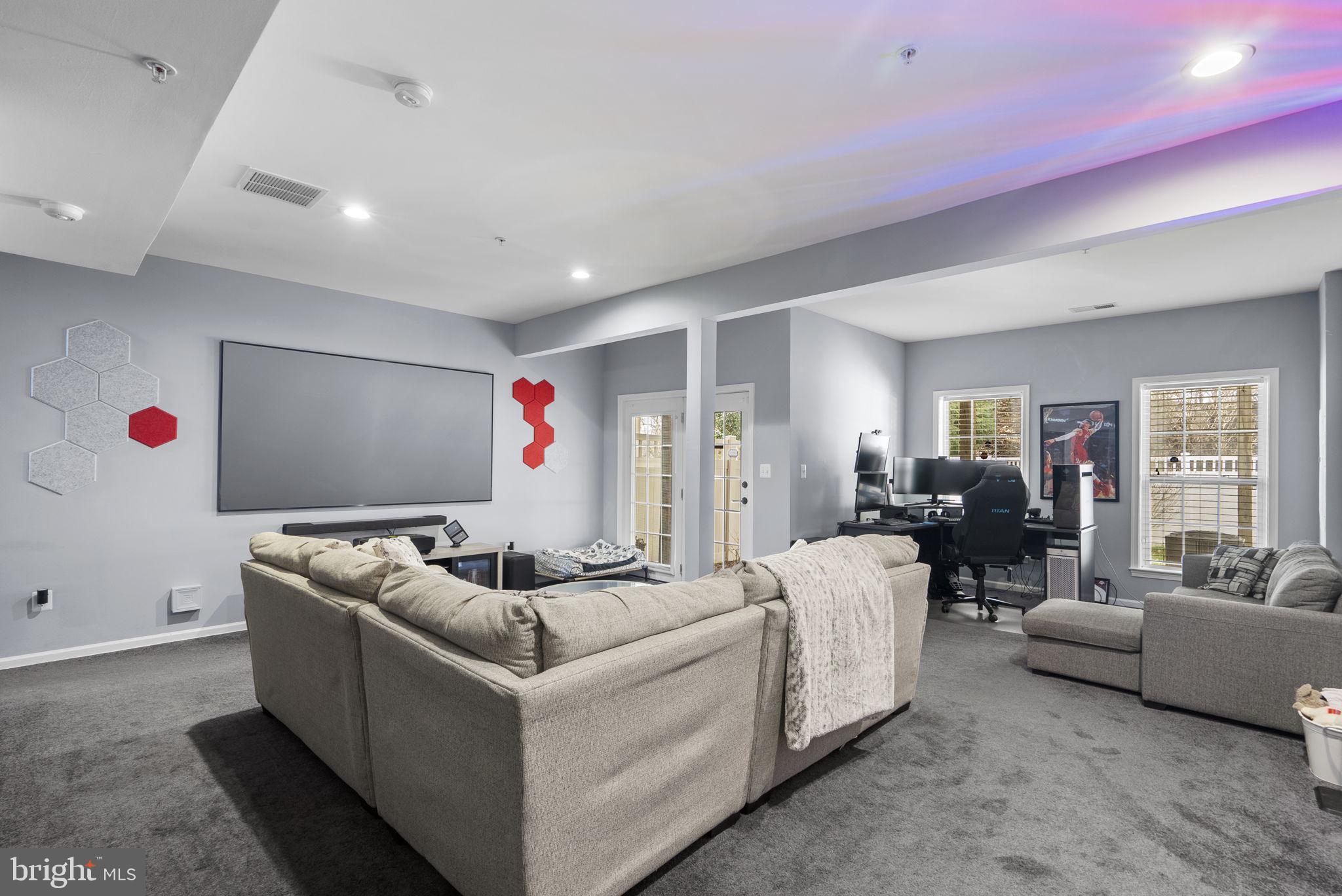 MARLBORO RIDGE - Residential