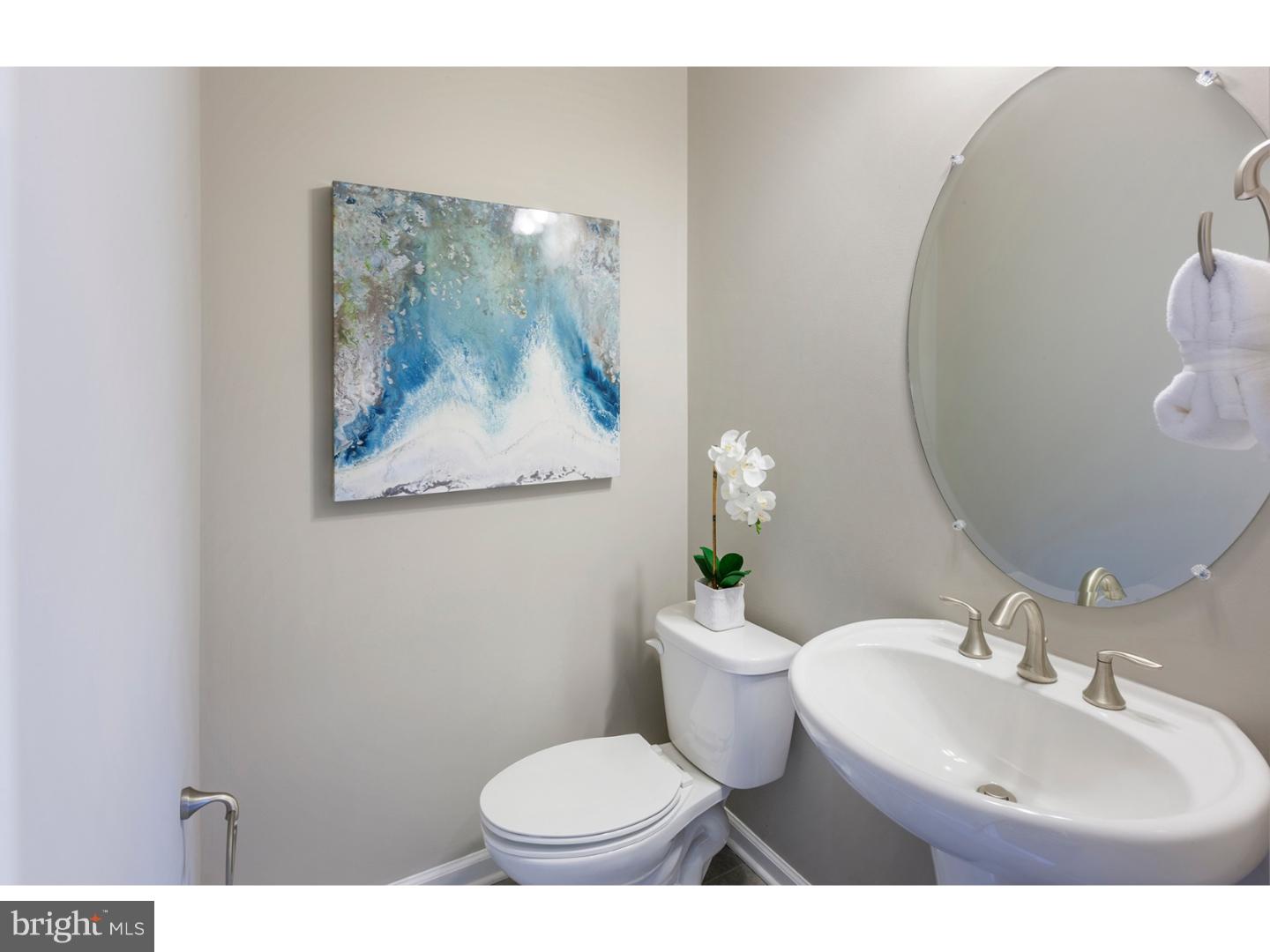 LINDEN HALL - Residential