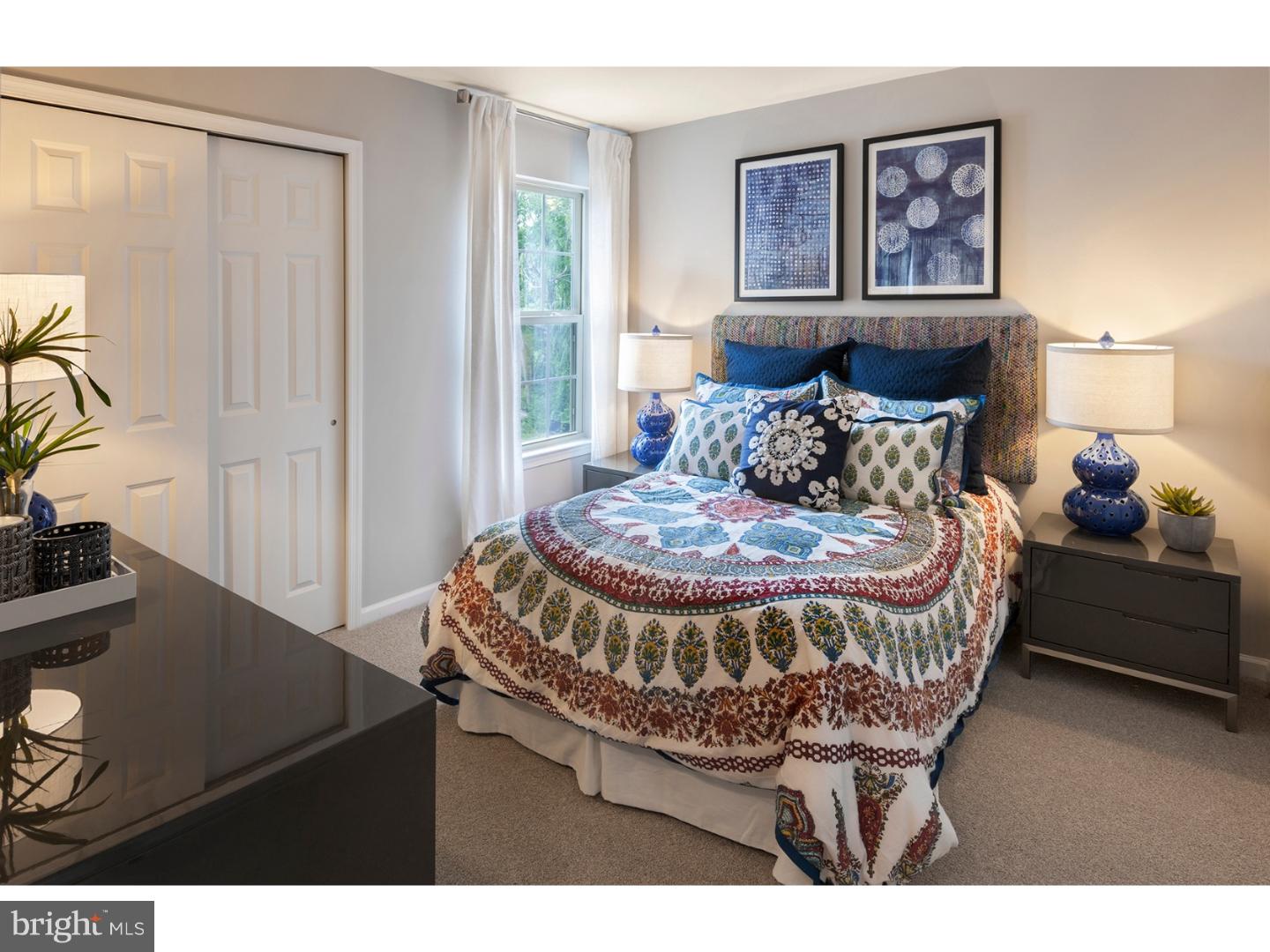 LINDEN HALL - Residential