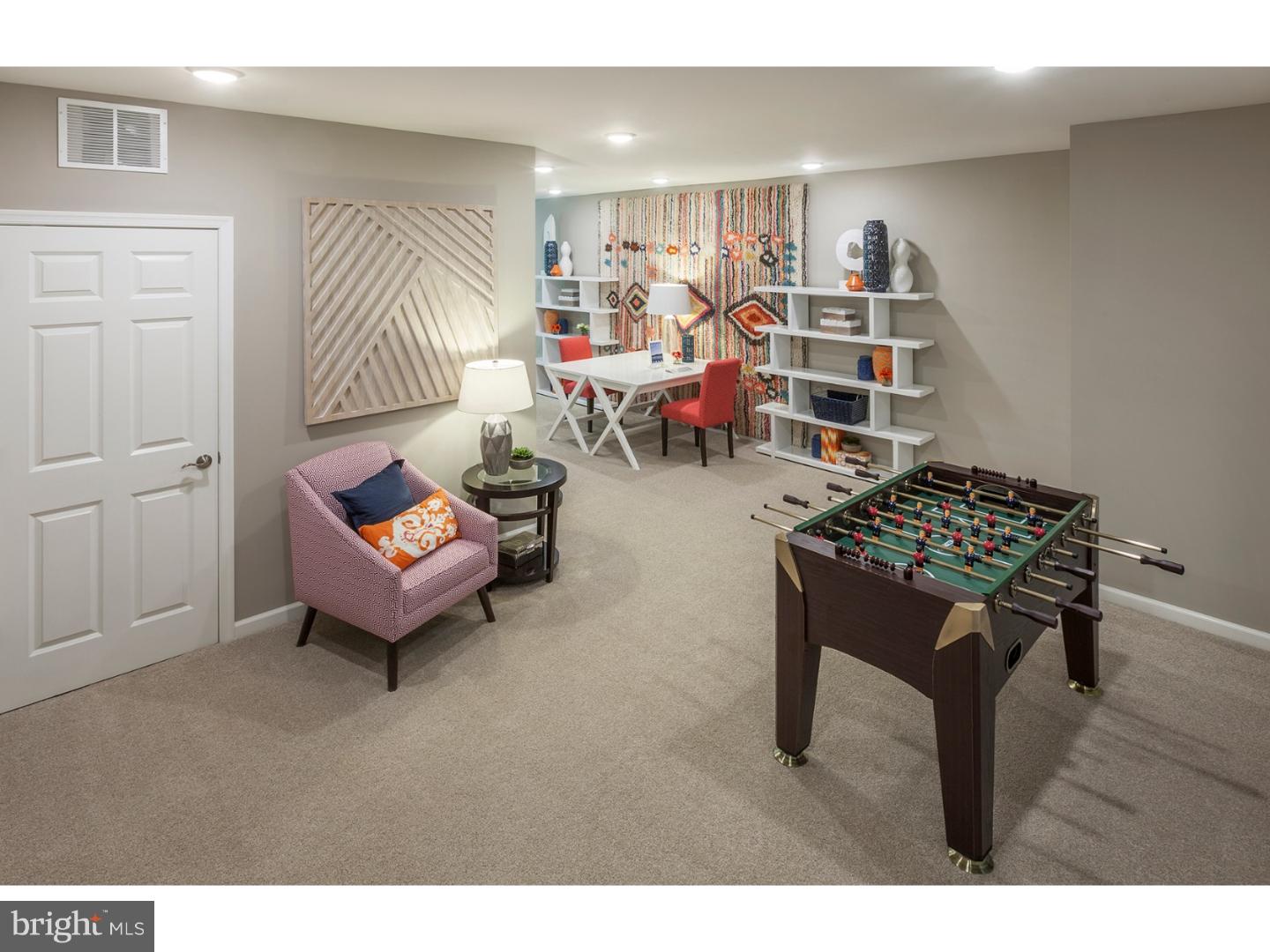 LINDEN HALL - Residential