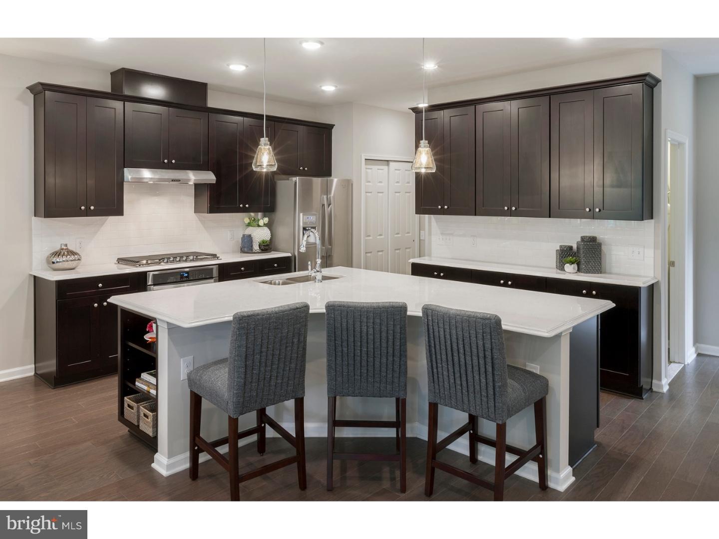 LINDEN HALL - Residential