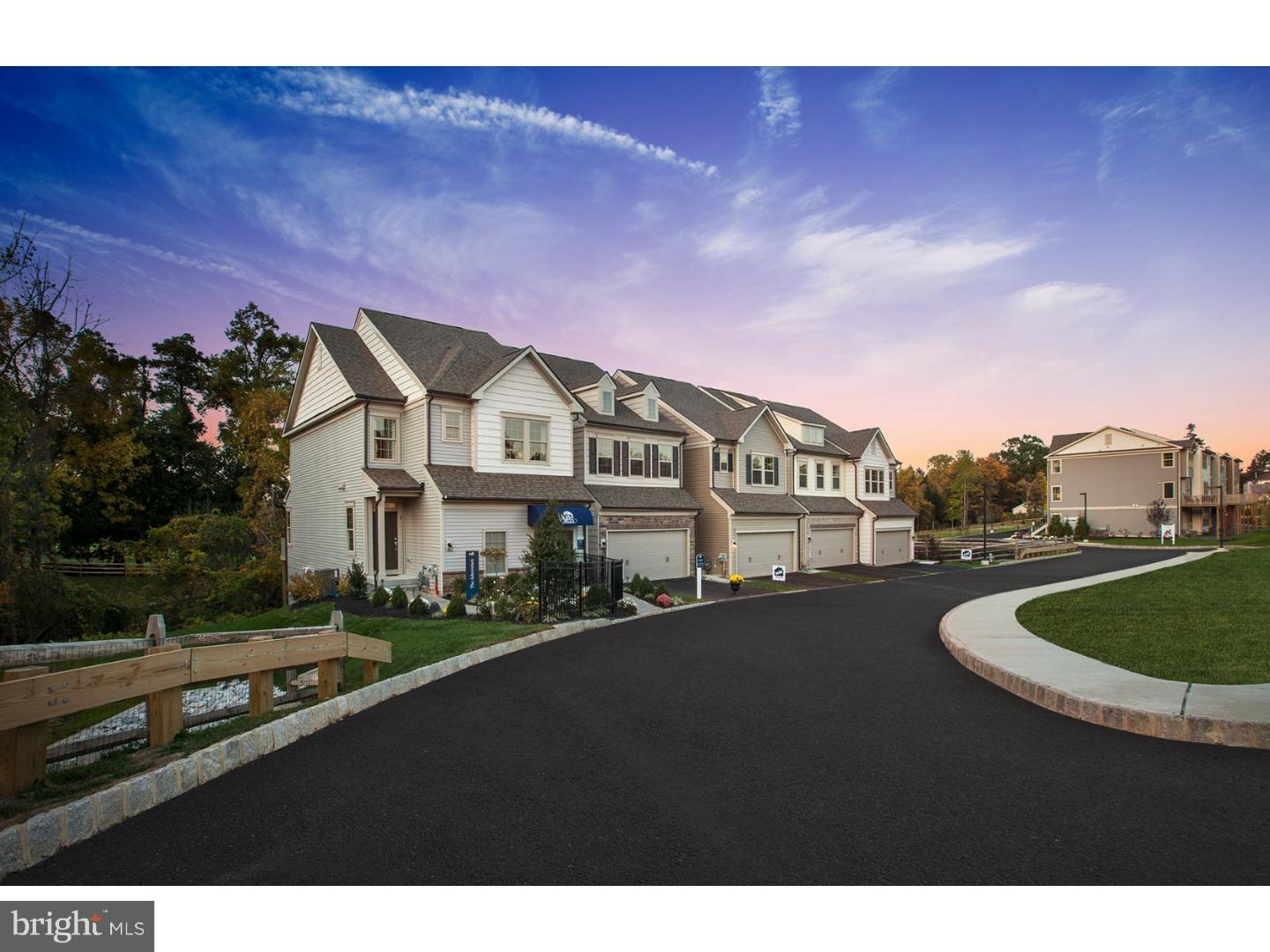 LINDEN HALL - Residential