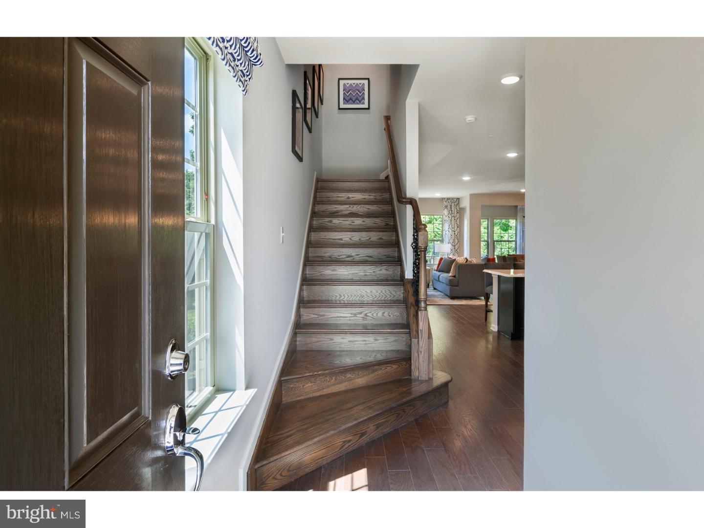 LINDEN HALL - Residential