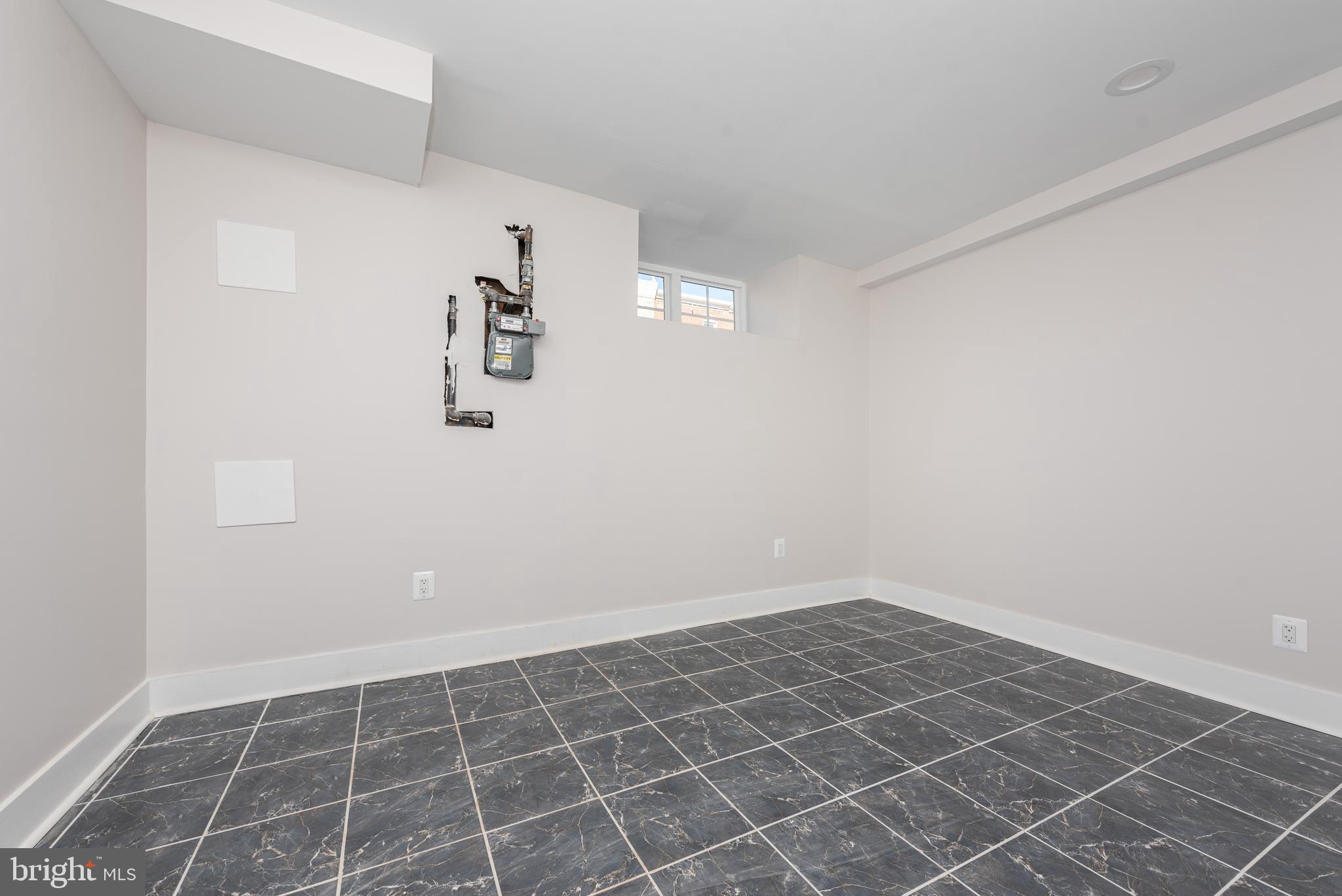 BROADWAY EAST - Residential