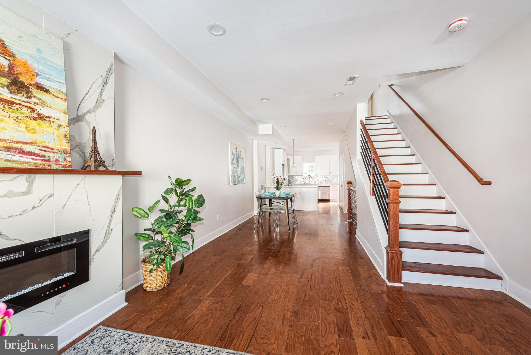 BROADWAY EAST - Residential