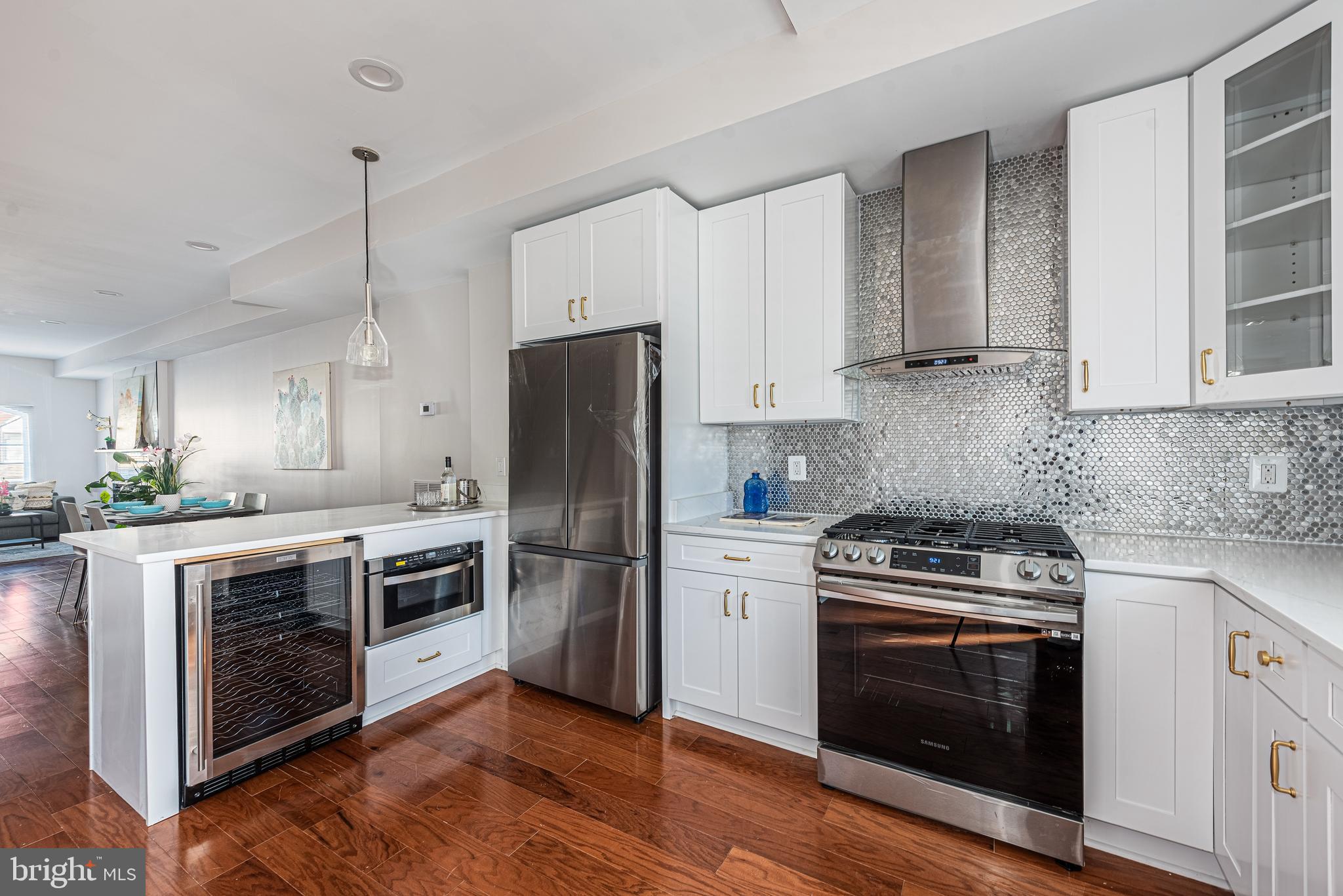 BROADWAY EAST - Residential