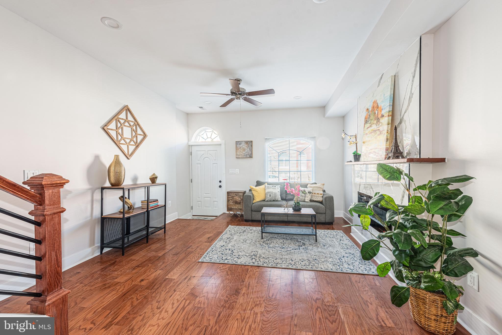 BROADWAY EAST - Residential