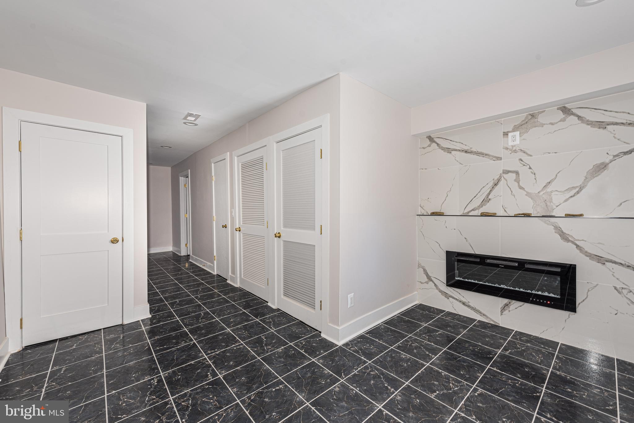 BROADWAY EAST - Residential