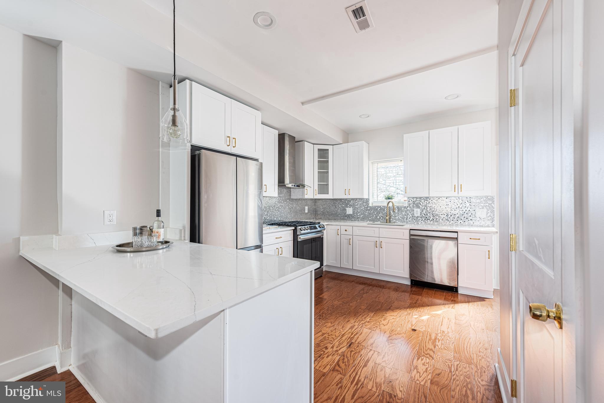 BROADWAY EAST - Residential