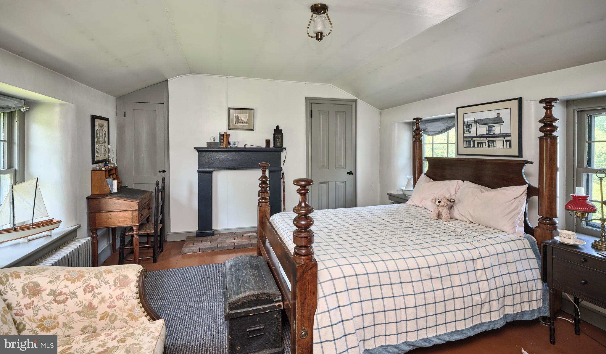 KENILWORTH - Residential