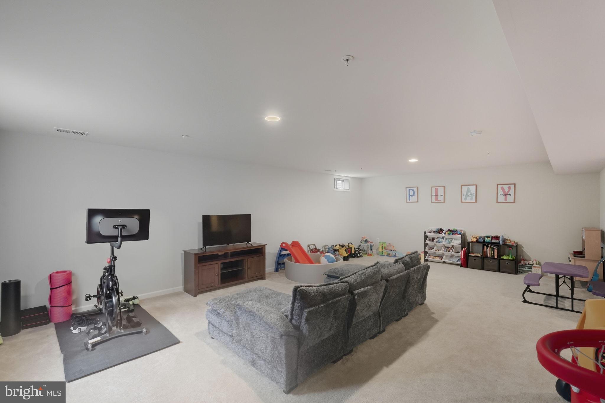 MARSHALL GROVE ESTATES - Residential